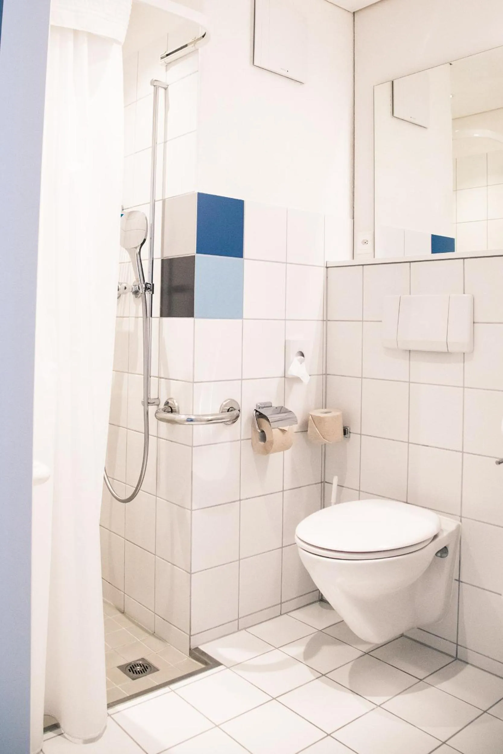 Shower in Seminarhotel Lihn