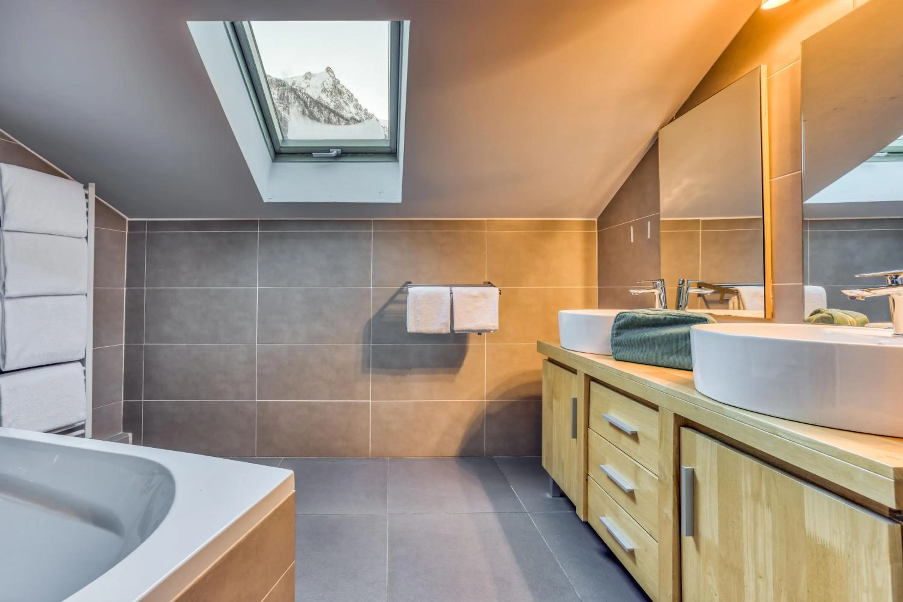 Natural landscape in Les Gourmets - Chalet Hotel