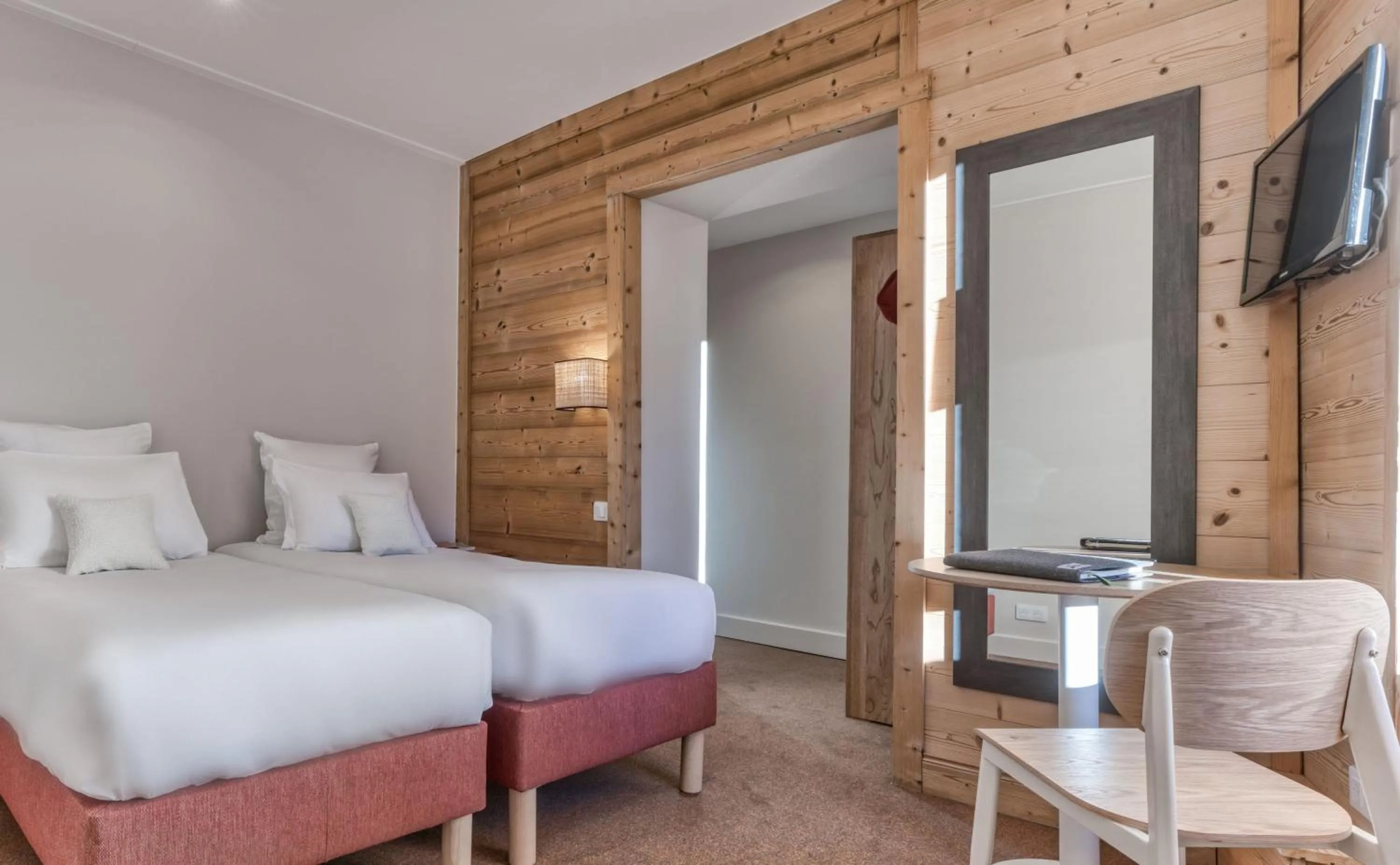Bed in Les Gourmets - Chalet Hotel