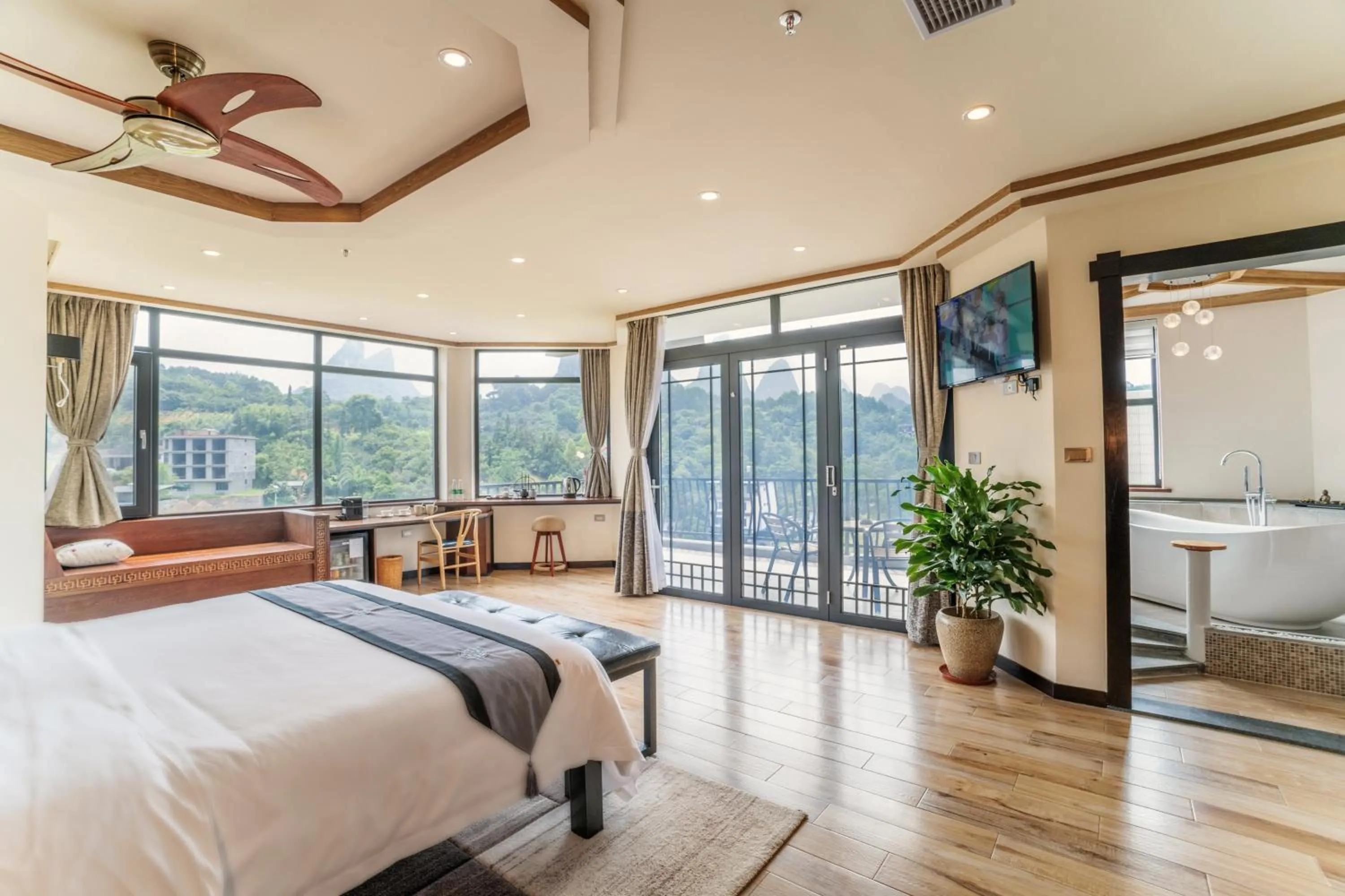 Photo of the whole room, Bed in The Bamboo Leaf Yangshuo