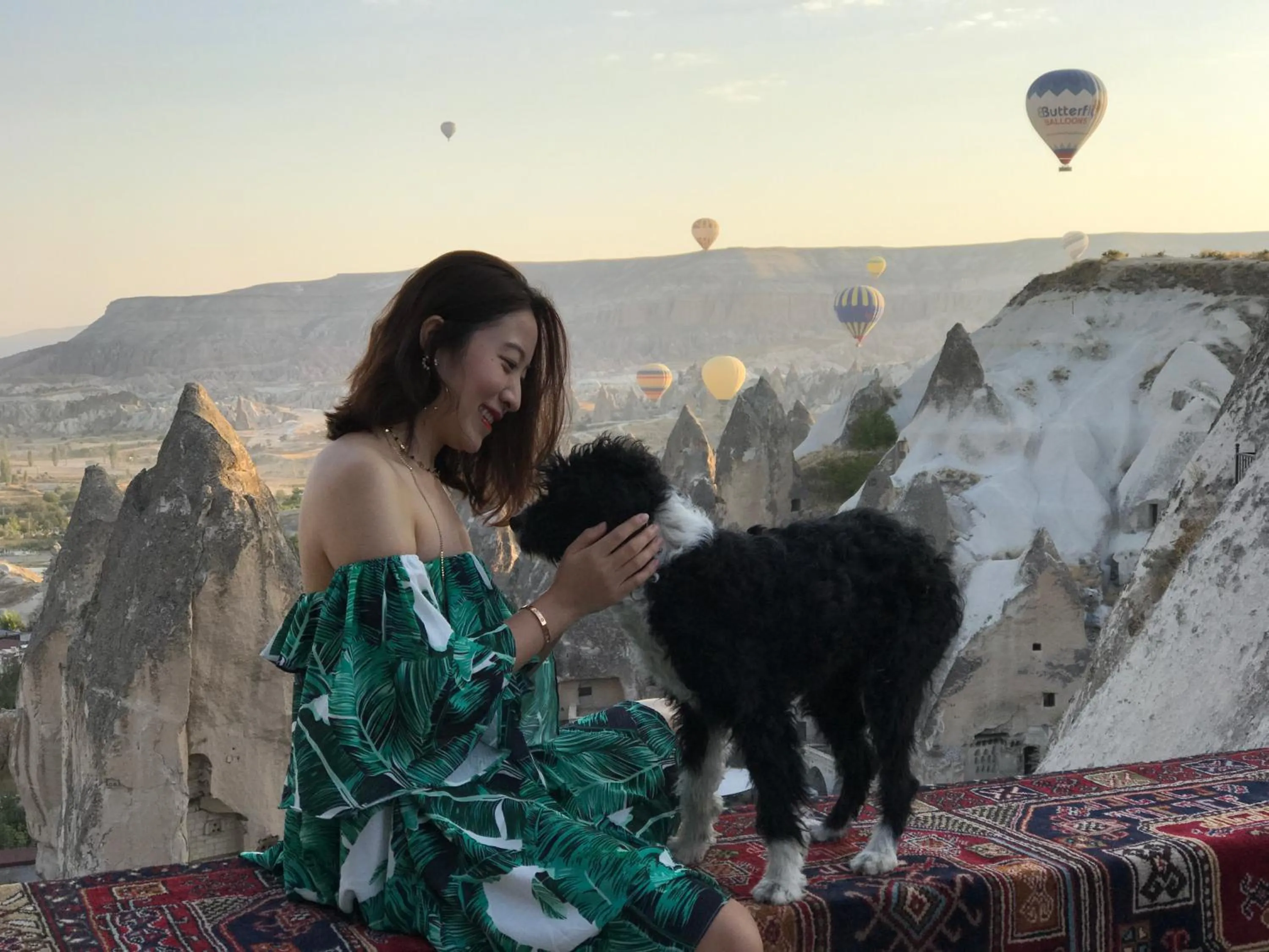 People in Arif Cave Hotel