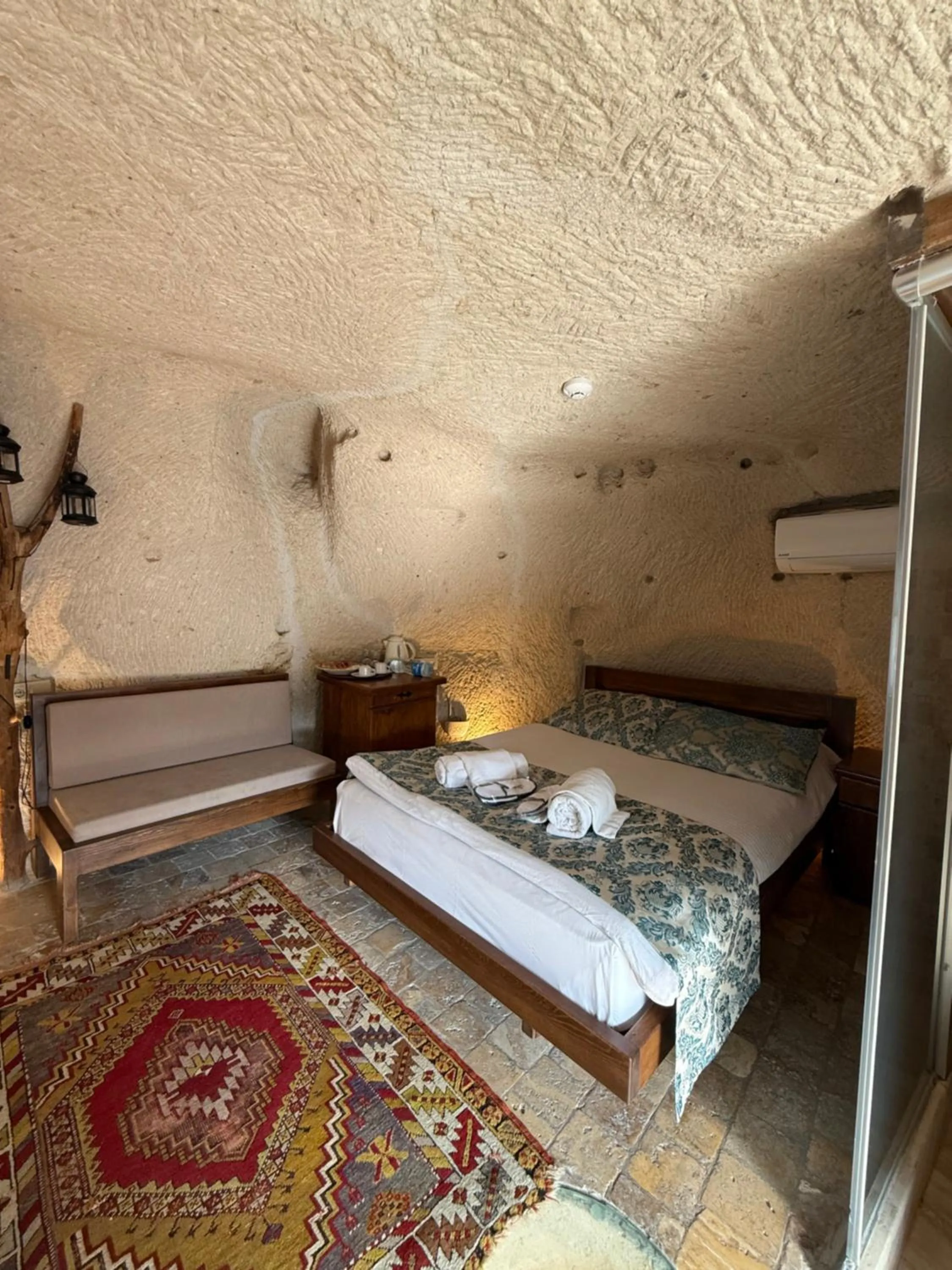 Bed in Arif Cave Hotel