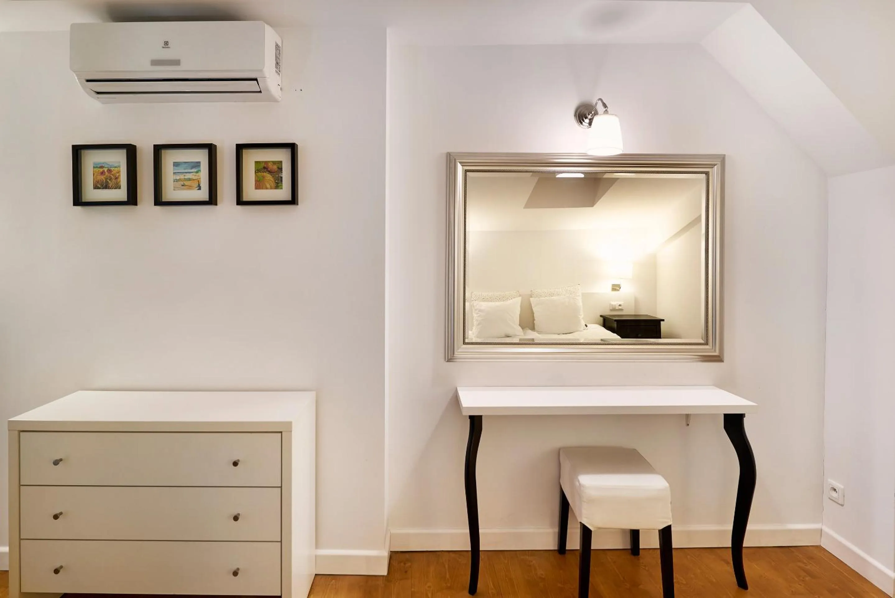 Photo of the whole room in Gołębia 8 Residence