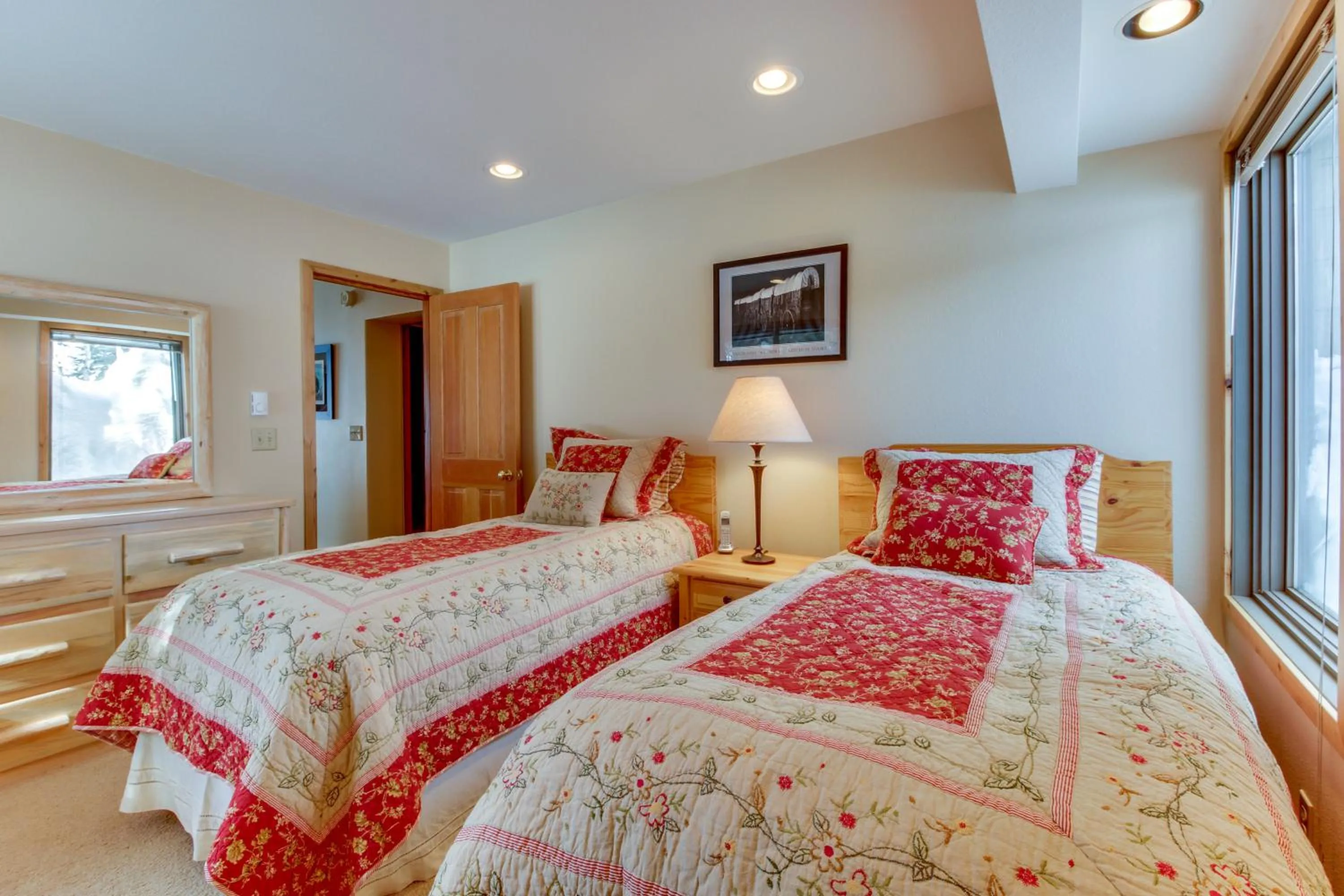 Bed in Bluff Mountain Charmer