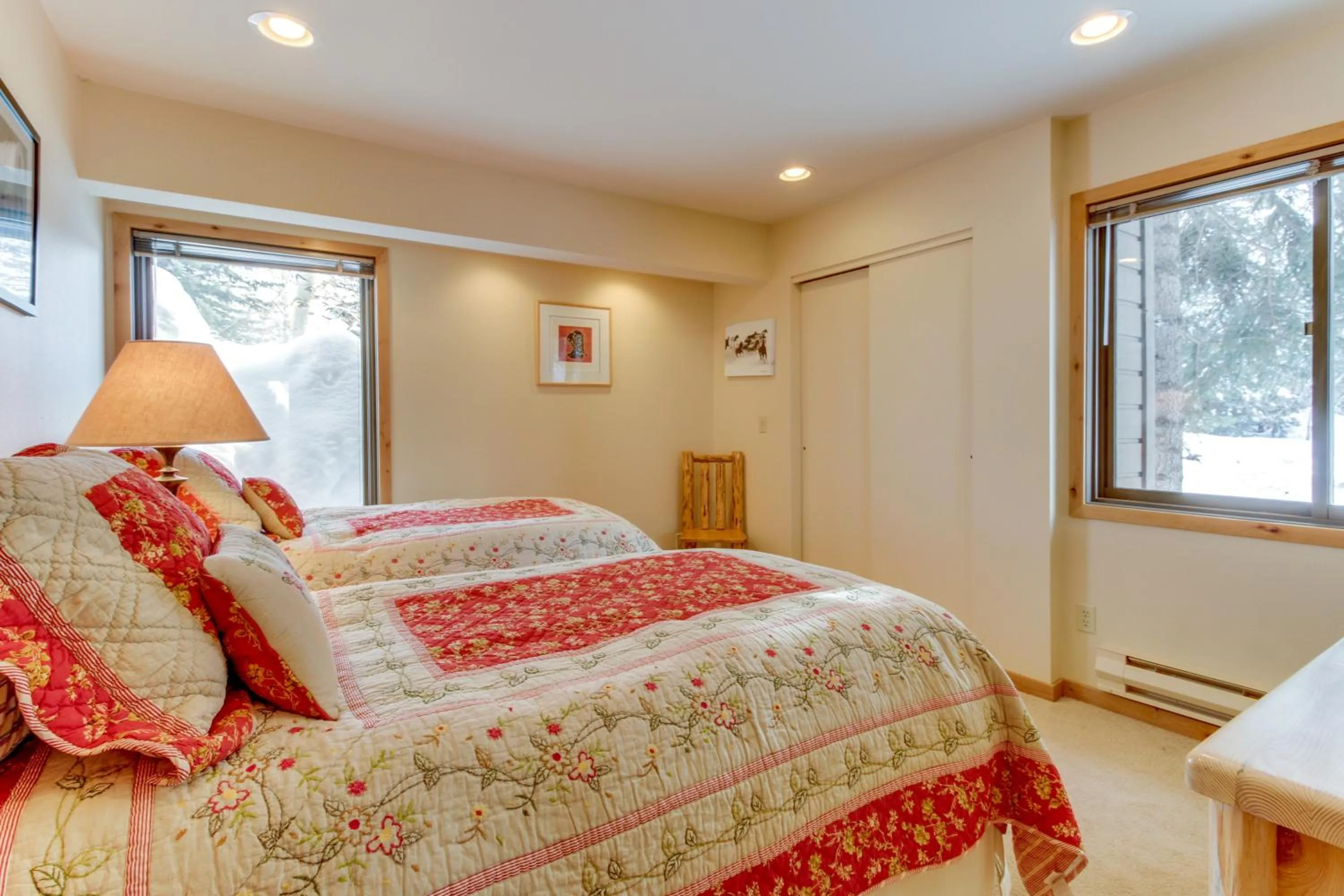 Bed in Bluff Mountain Charmer