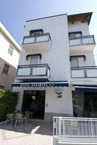 Hotel Annarita-mezza pensione plus- spiaggia inclusa