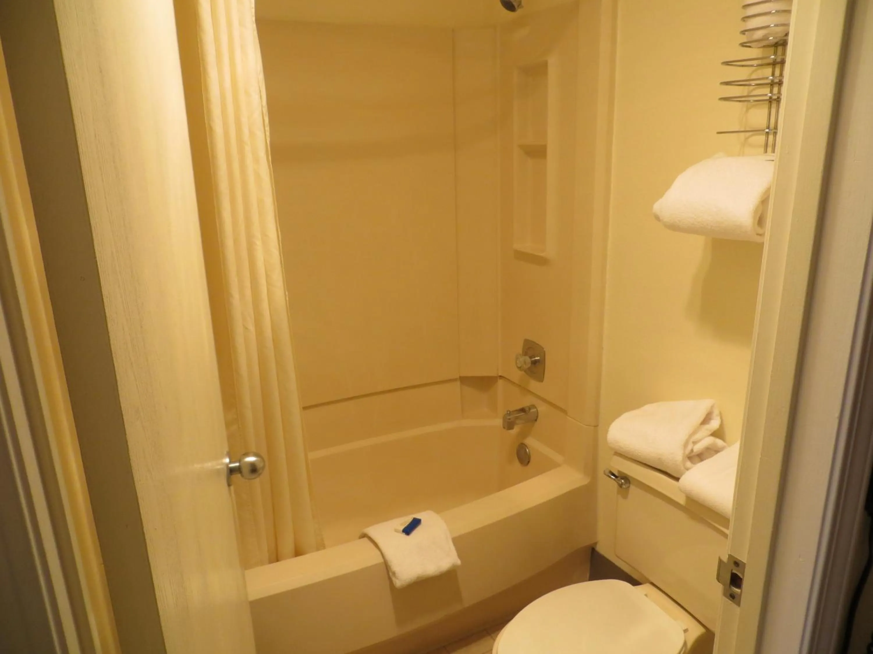 Bathroom in Bryce View Lodge Part of the Ruby's Inn Resort