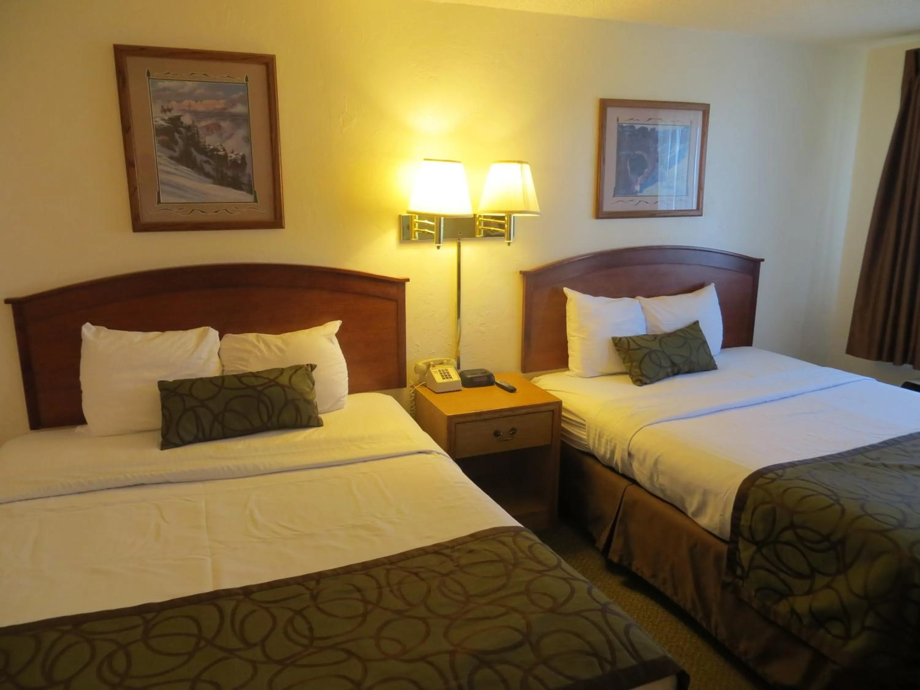 Bed in Bryce View Lodge Part of the Ruby's Inn Resort