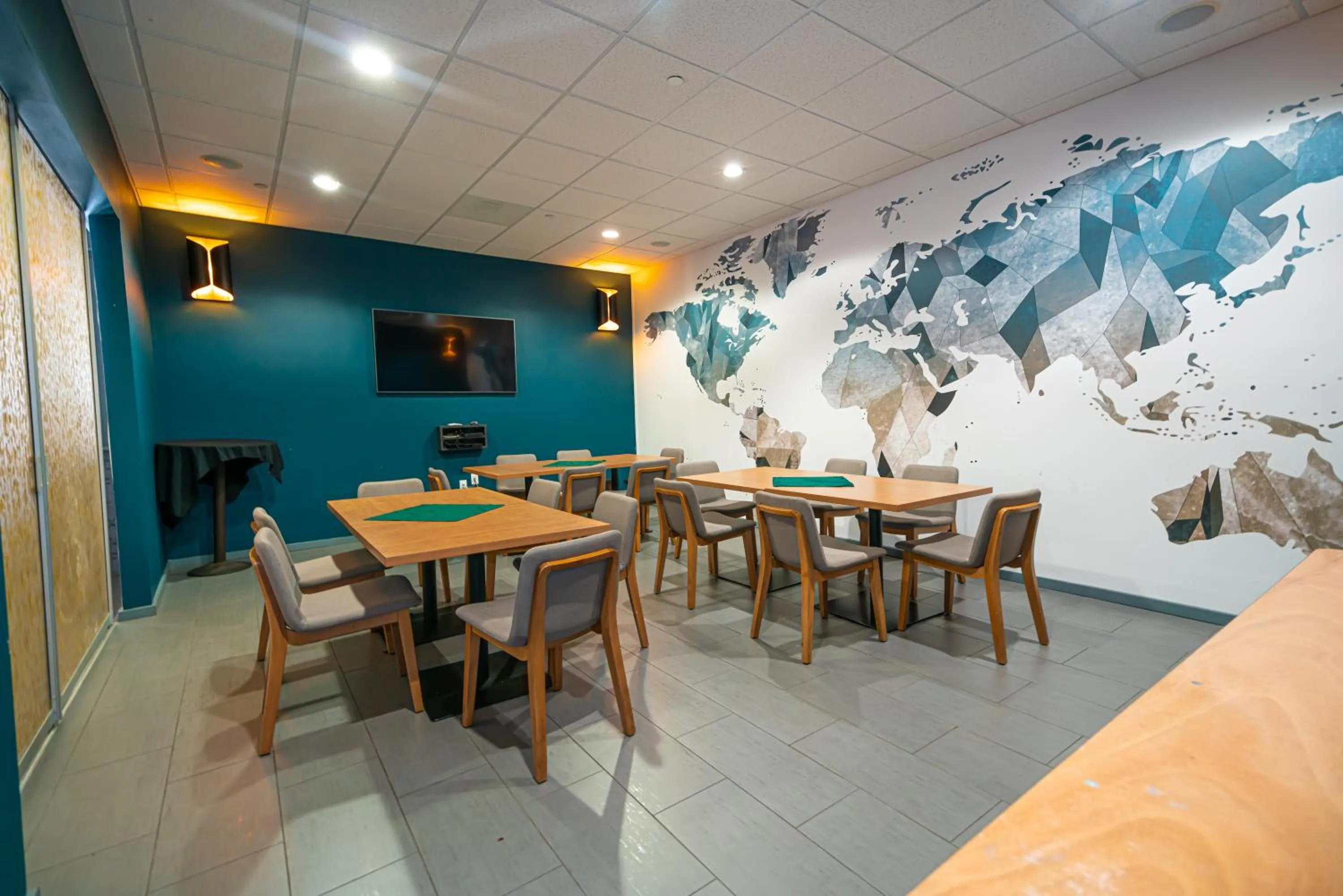 Restaurant/places to eat in Sheraton Tucson Hotel & Suites