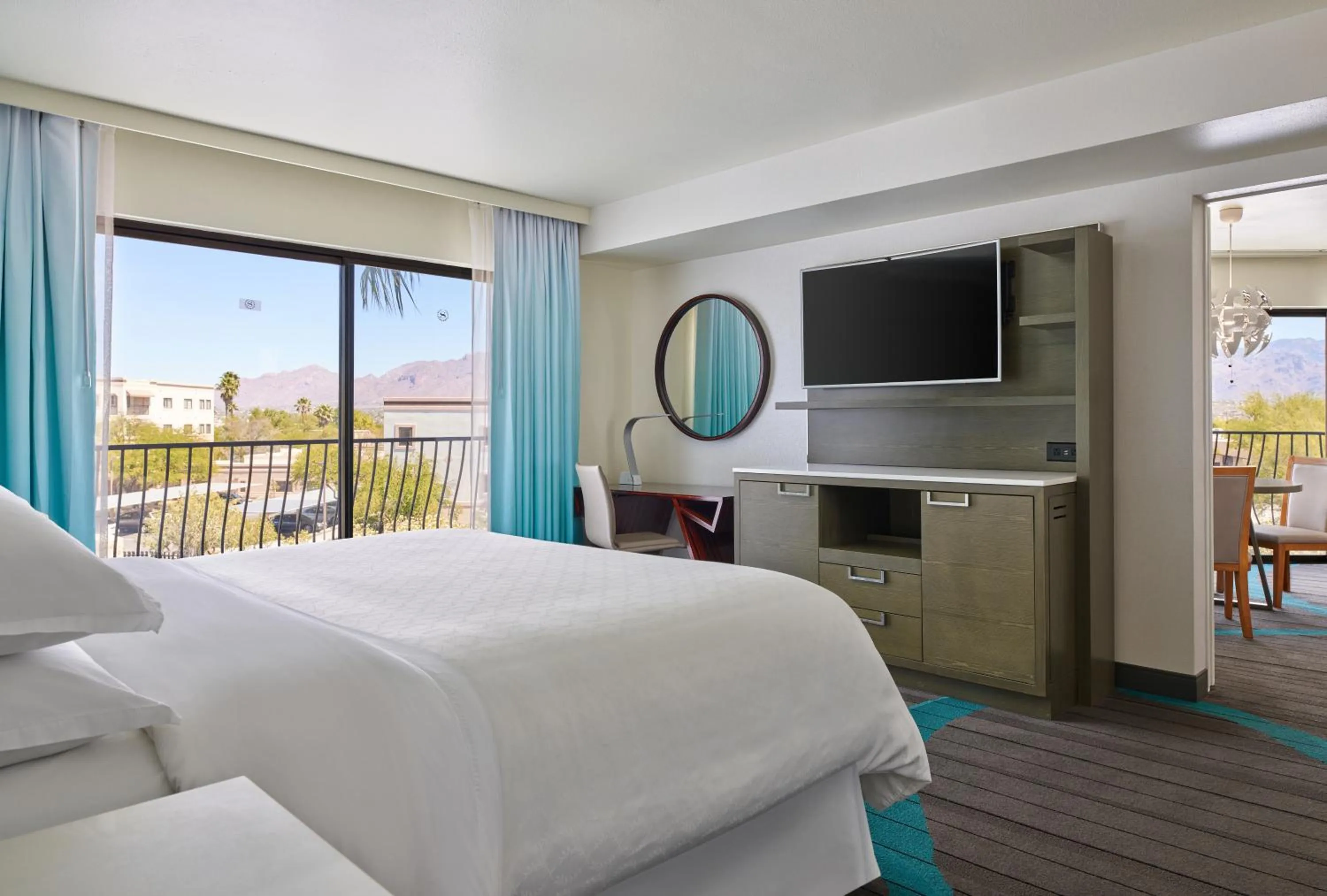 Bedroom, Bed in Sheraton Tucson Hotel & Suites