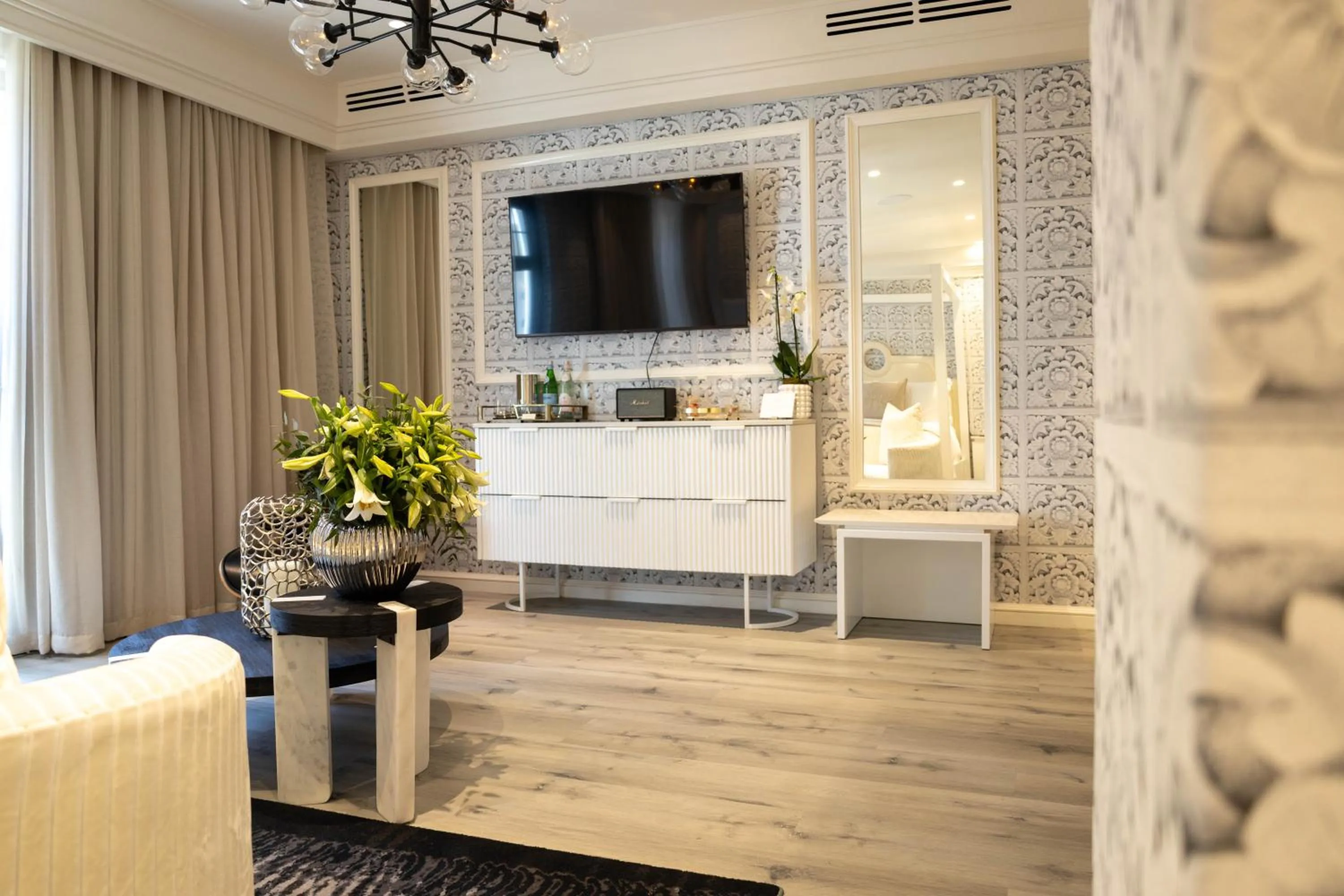 TV and multimedia in Park Hyatt Johannesburg