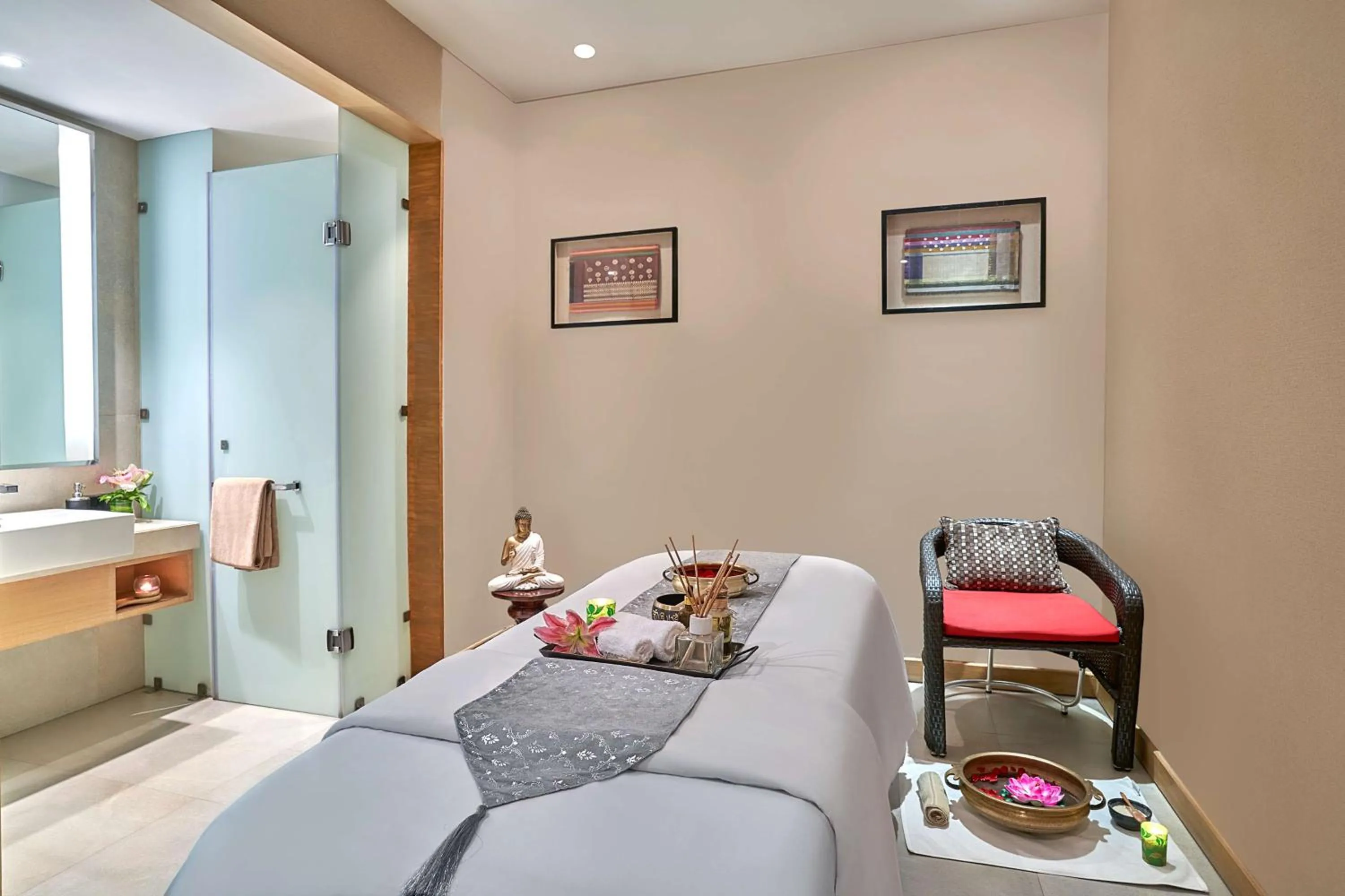 Spa and wellness centre/facilities, Bed in Hyatt Regency Lucknow Gomti Nagar