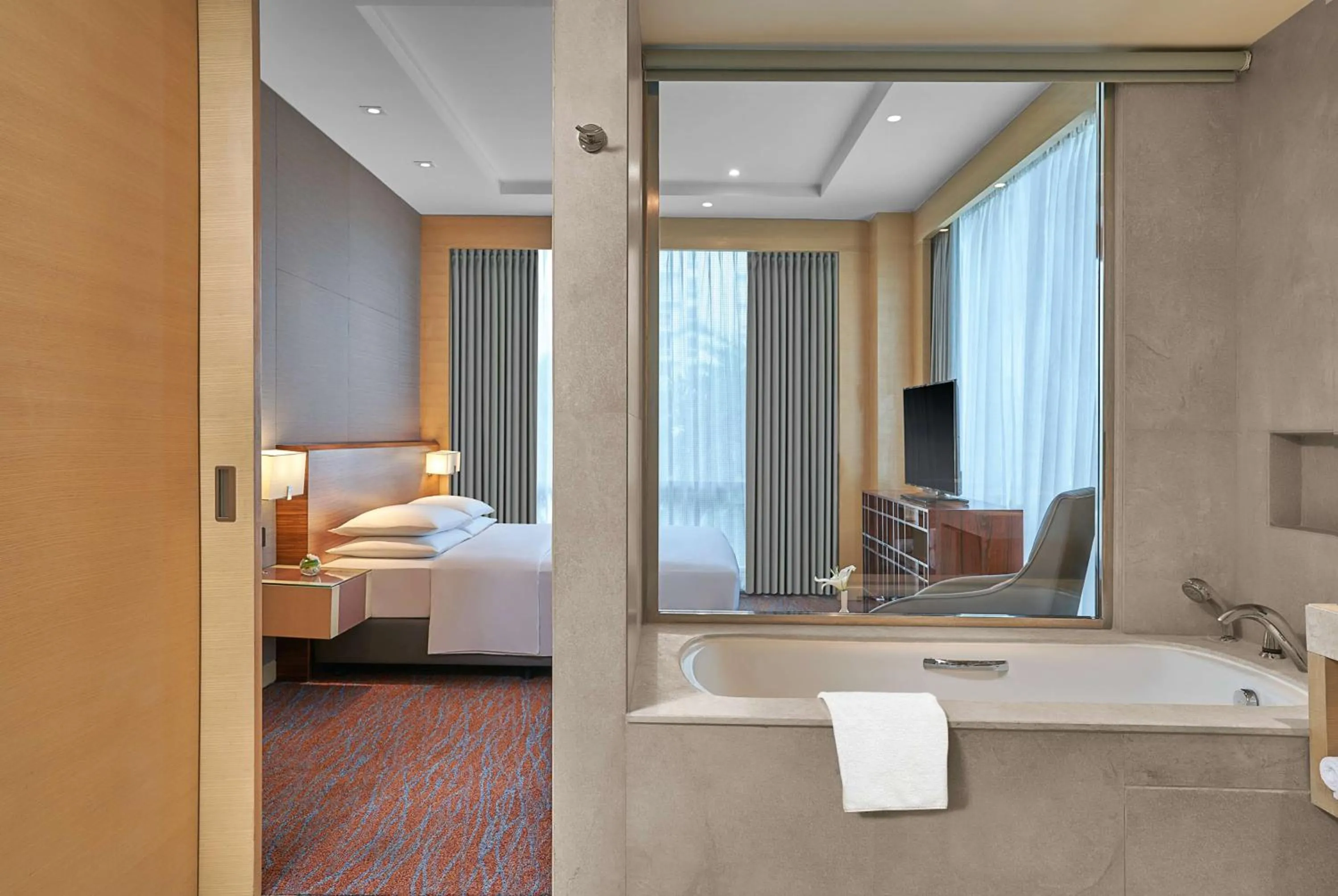 Bathroom, Bed in Hyatt Regency Lucknow Gomti Nagar