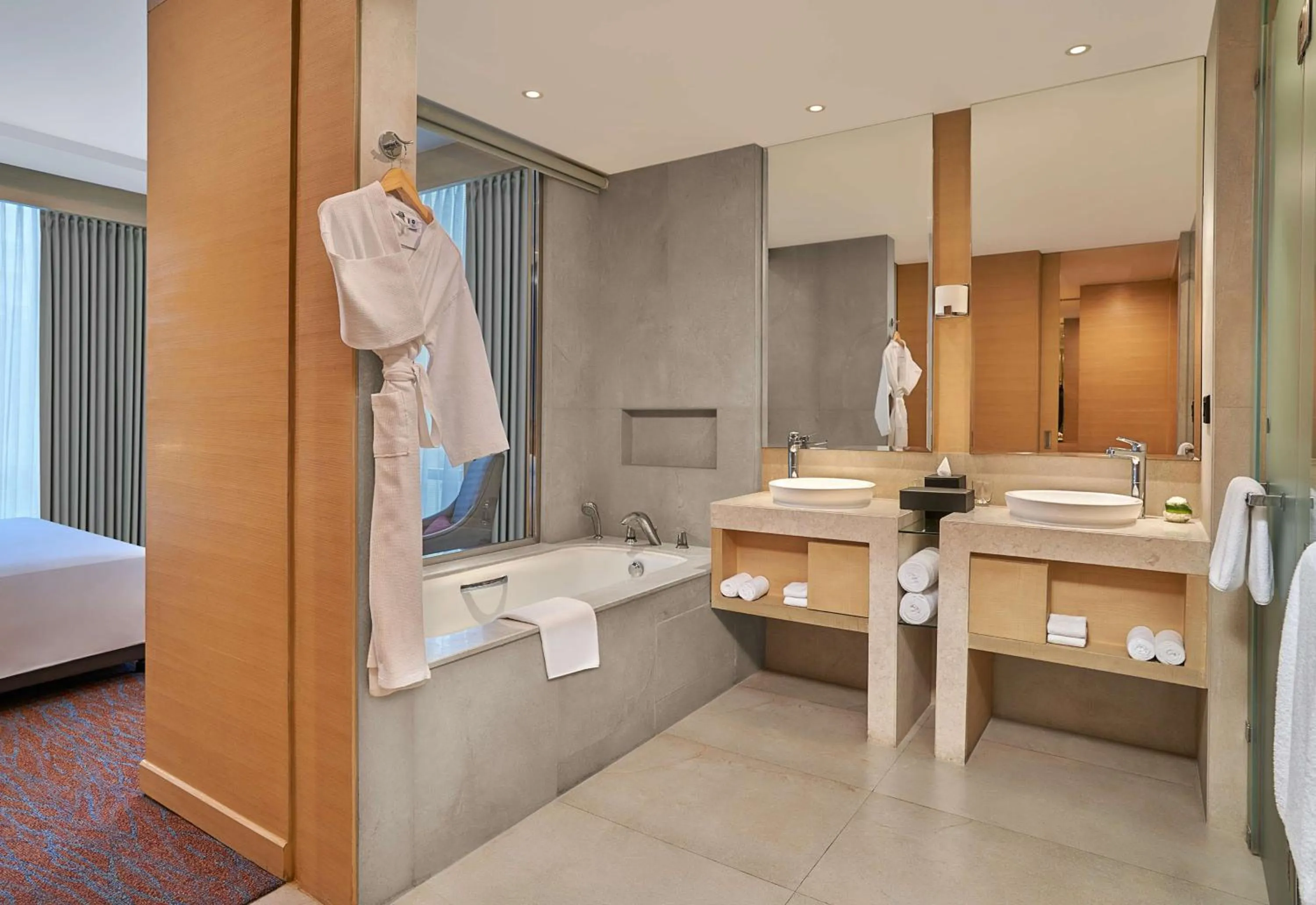Bathroom, Bed in Hyatt Regency Lucknow Gomti Nagar