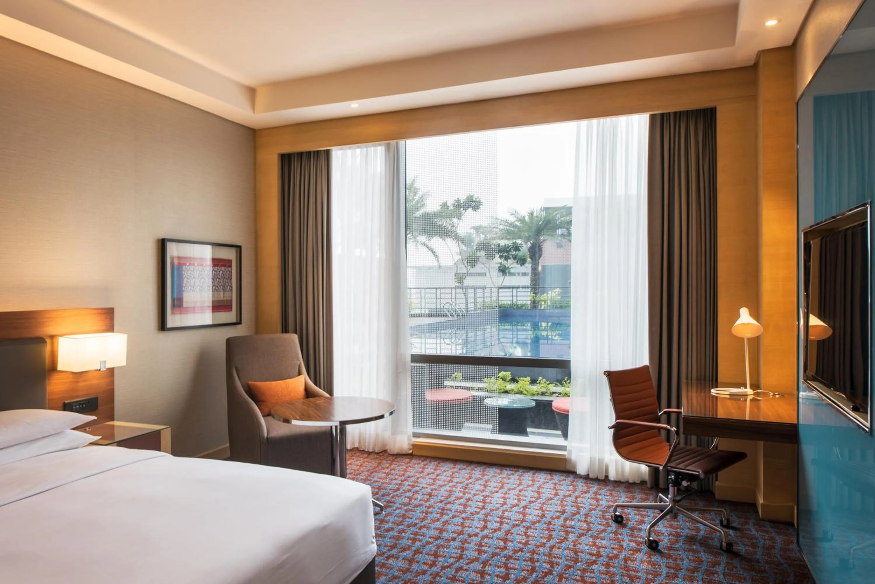 TV and multimedia, Bed in Hyatt Regency Lucknow Gomti Nagar