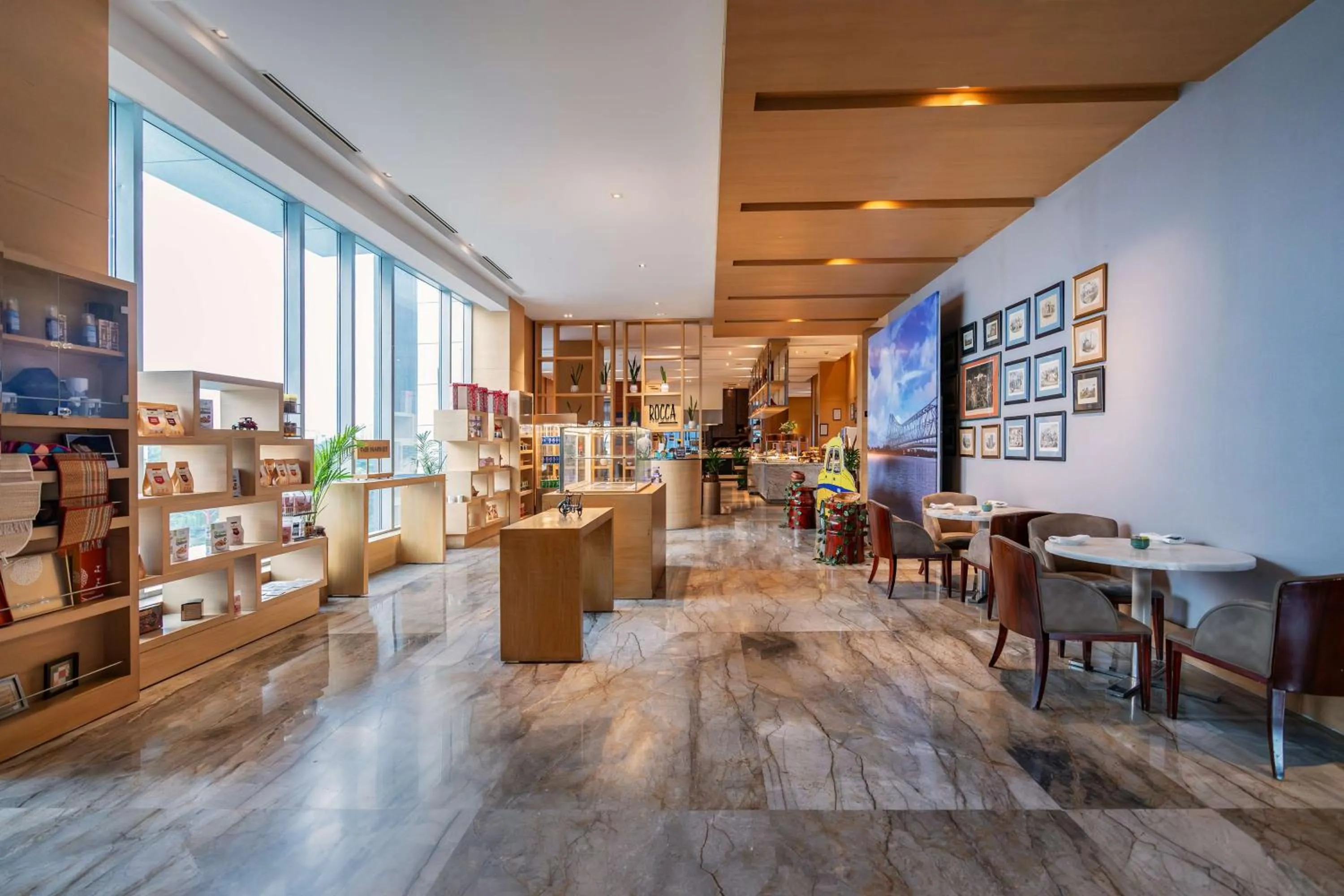 Restaurant/places to eat in Hyatt Regency Lucknow Gomti Nagar