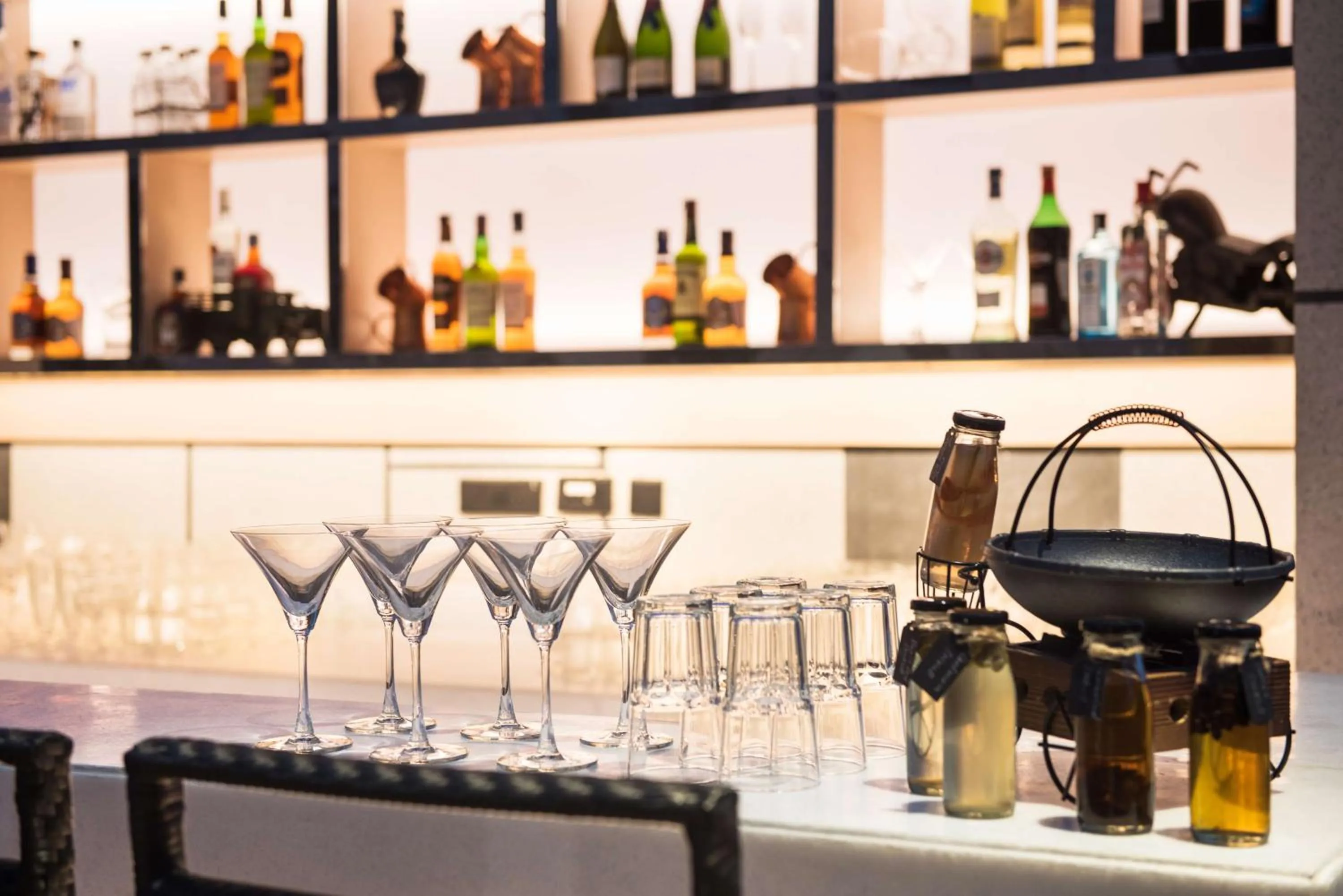 Lounge or bar in Hyatt Regency Lucknow Gomti Nagar