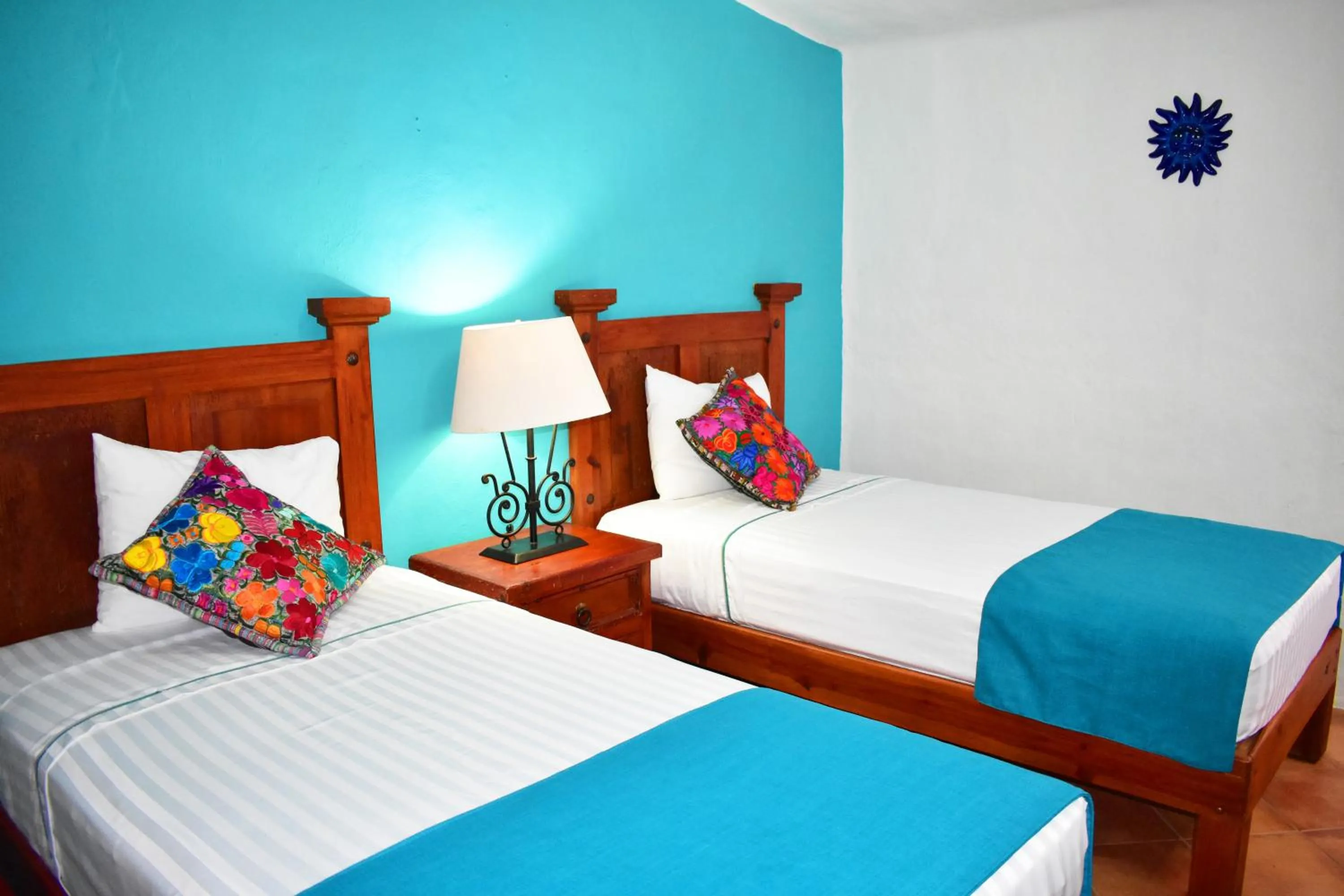 Bedroom, Bed in Hotel Casa Iguana Mismaloya