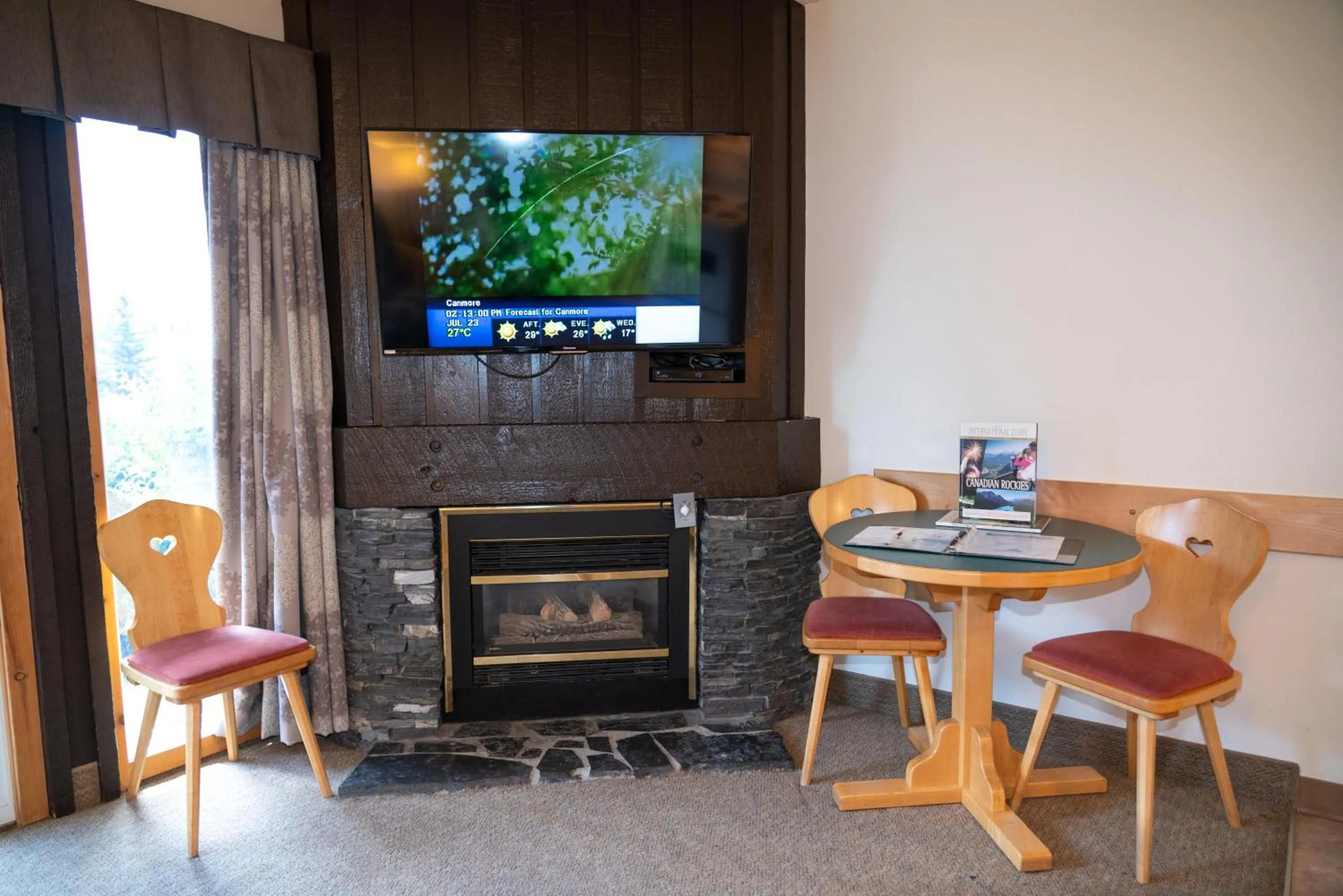 TV and multimedia in Rocky Mountain Ski Lodge