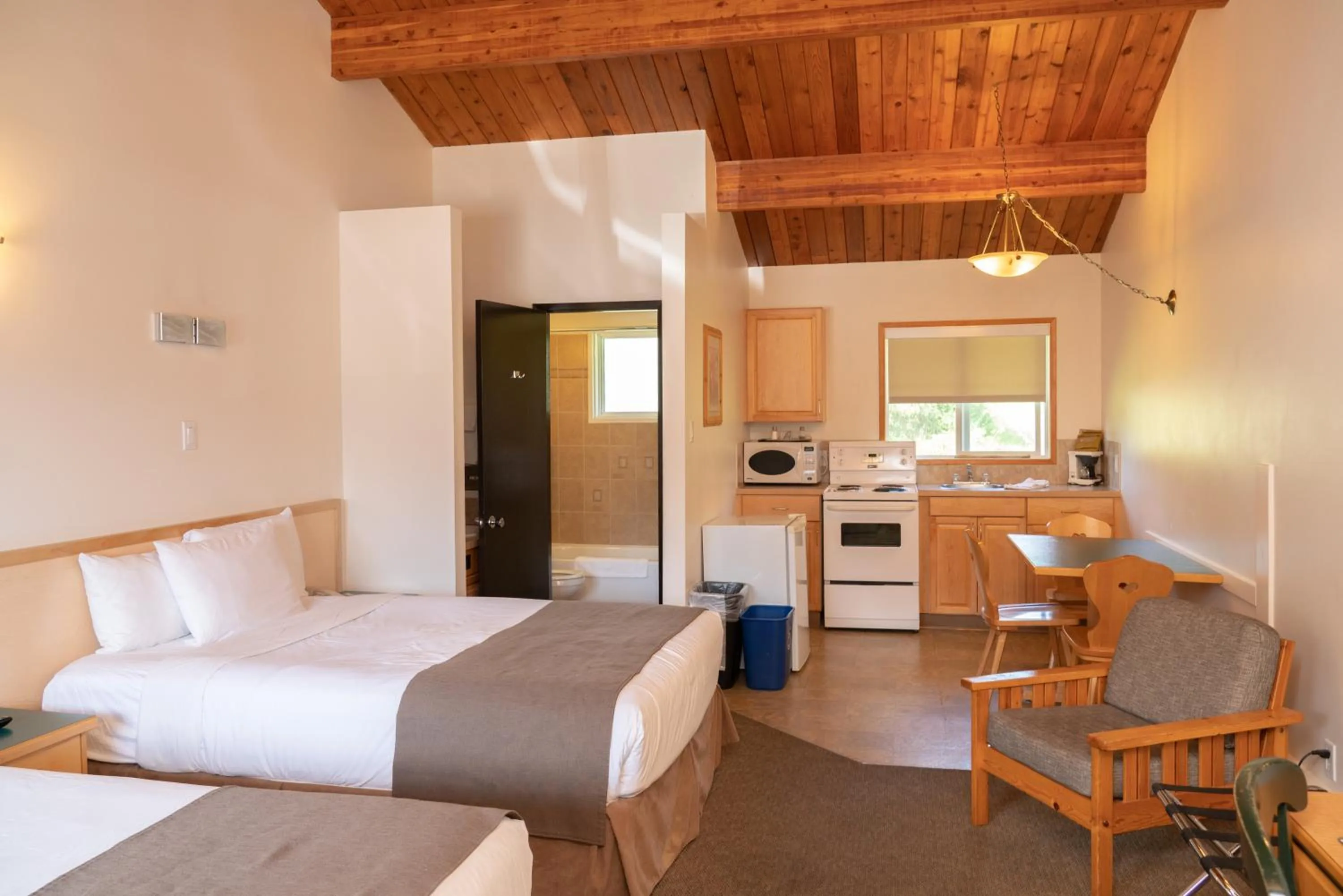 Photo of the whole room, Bed in Rocky Mountain Ski Lodge