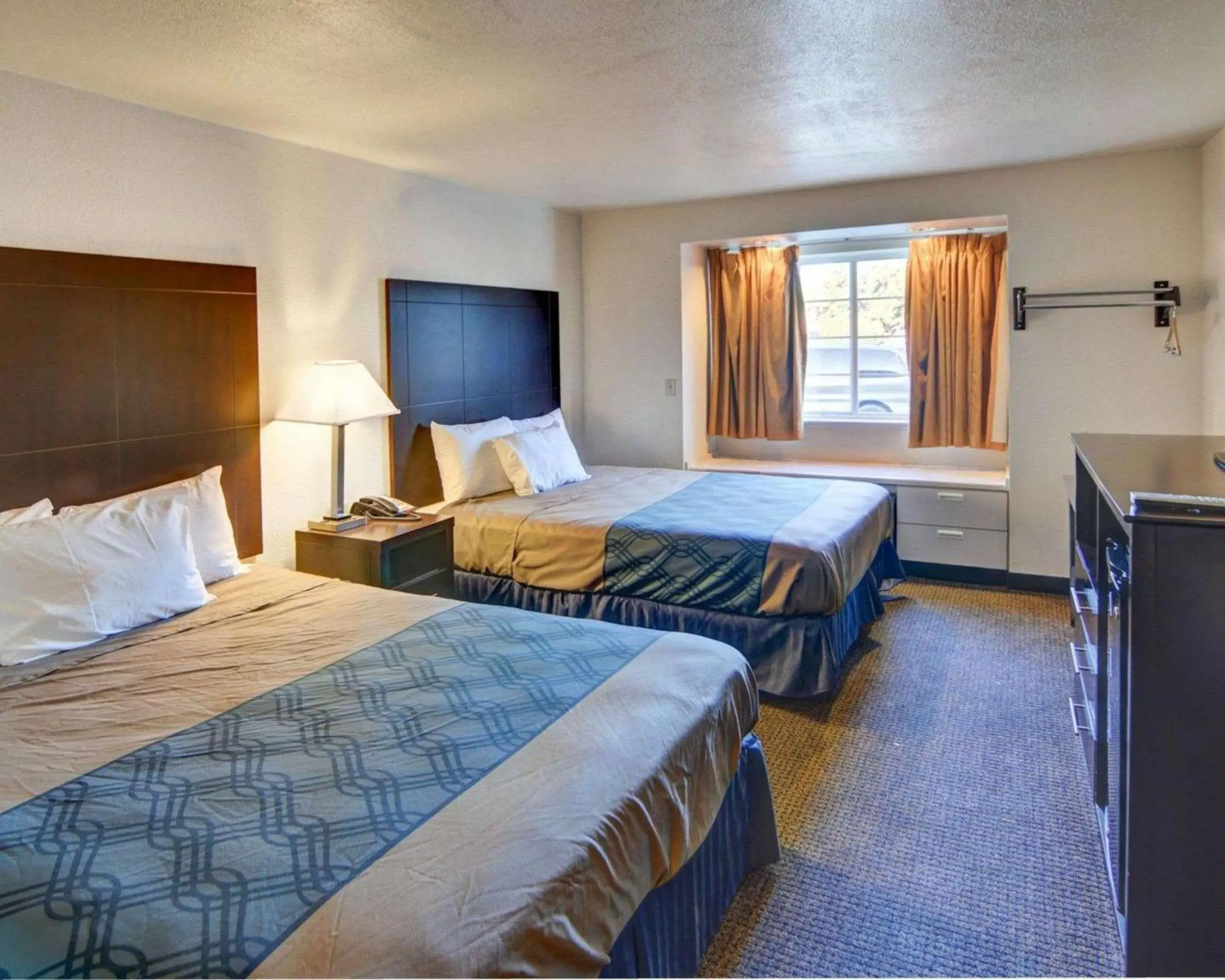 Queen Room with Two Queen Beds - Smoking in Rodeway Inn & Suites Lewisville I-35 Queen Room with Two Queen Beds - Smoking in Rodeway Inn & Suites Lewisville I-35