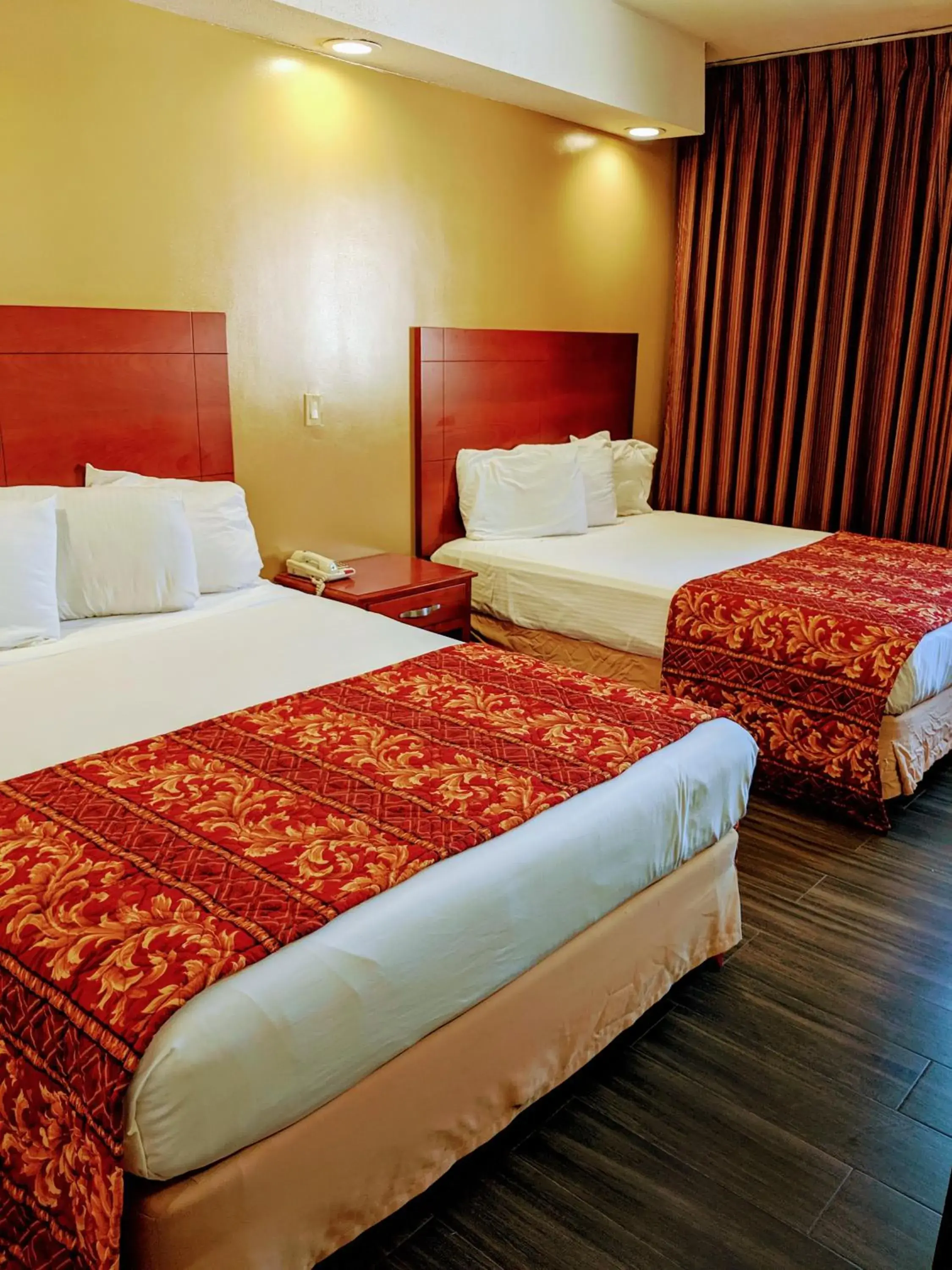 Queen Room with Two Queen Beds in Jets Motor Inn Queen Room with Two Queen Beds in Jets Motor Inn