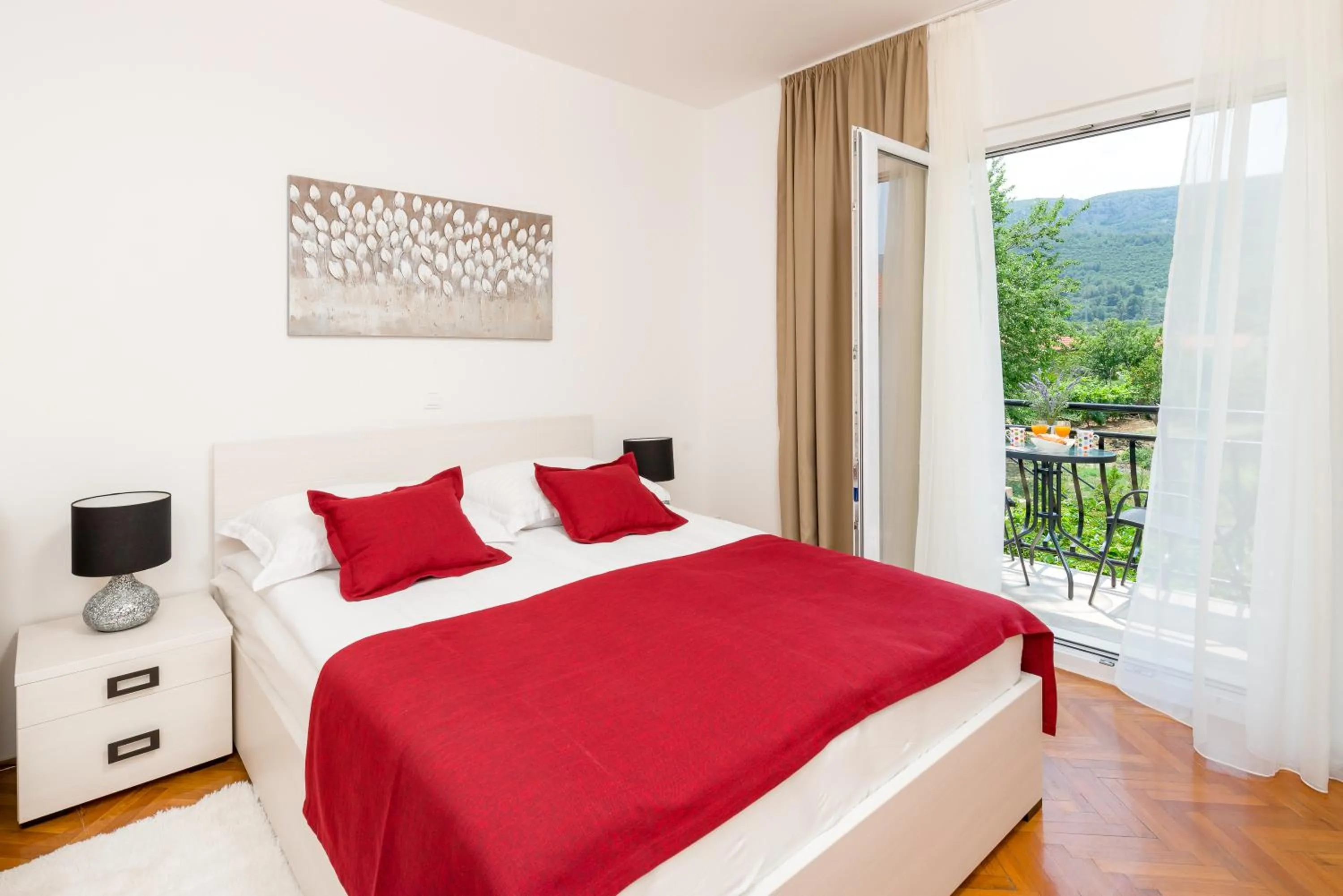 Decorative detail, Bed in B&B Aurora