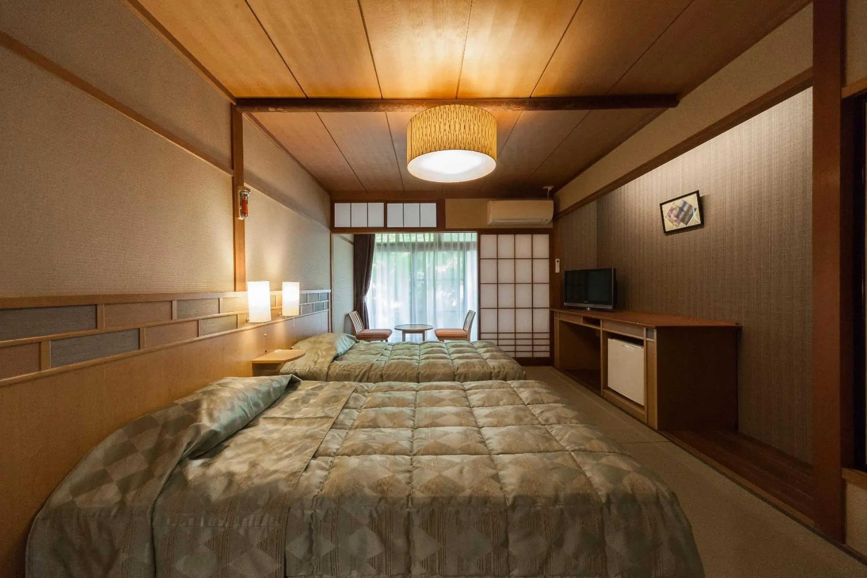 Standard Twin Room with Shared Bathroom - single occupancy in Onsen Guest House Aobato no Su Standard Twin Room with Shared Bathroom - single occupancy in Onsen Guest House Aobato no Su