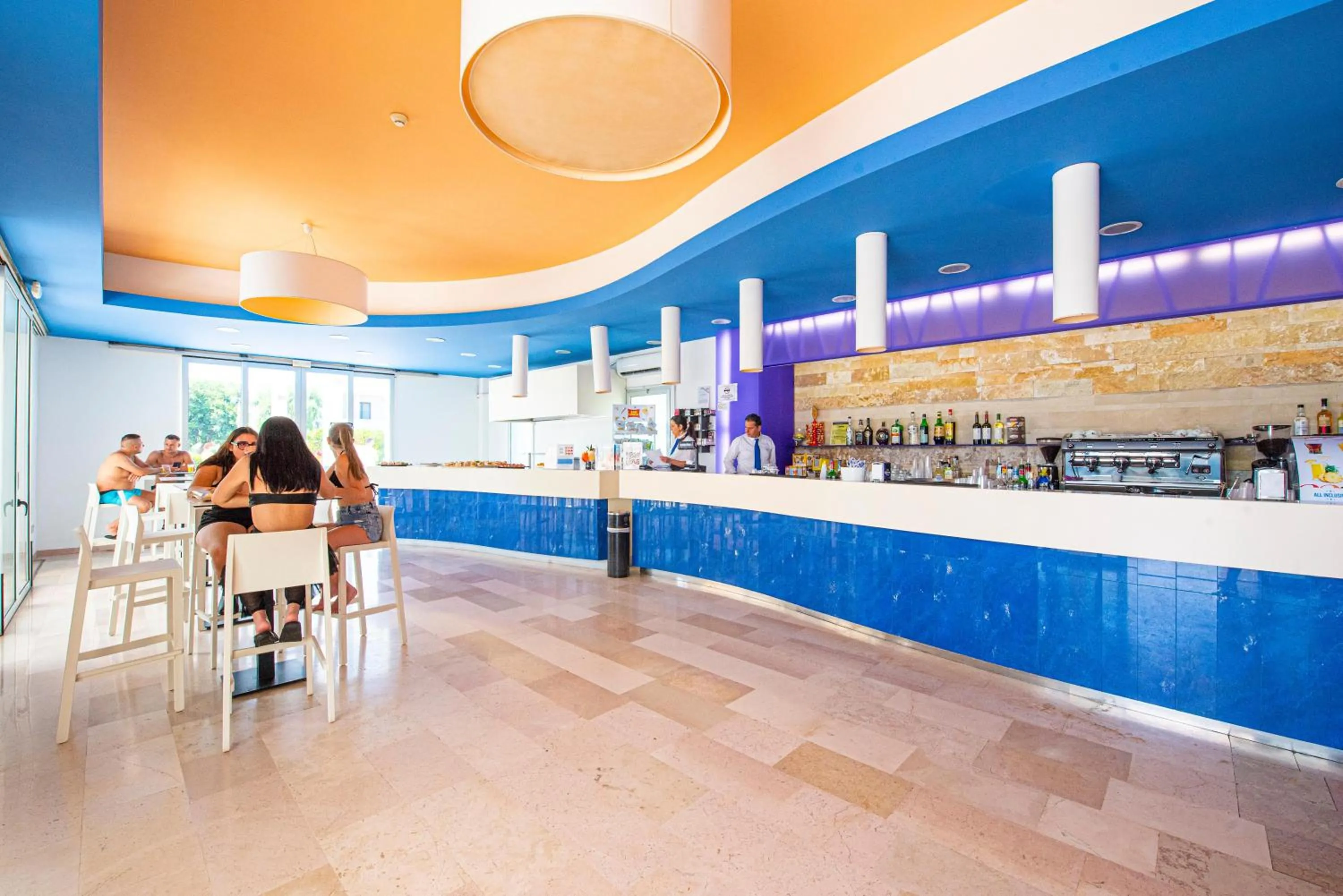 Lounge or bar in Riva Marina Resort - CDSHotels