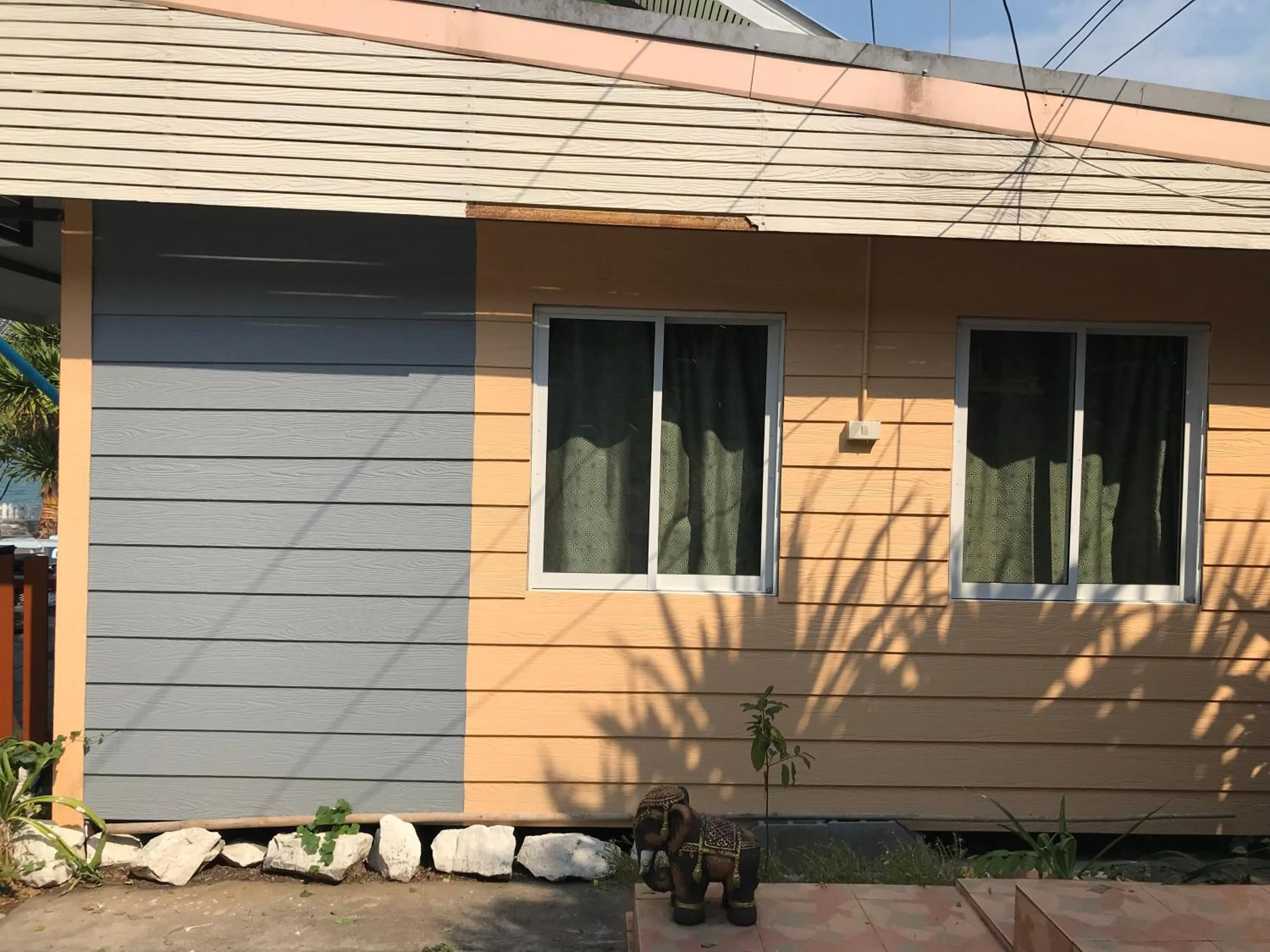 Rubtawan Sichang Resort