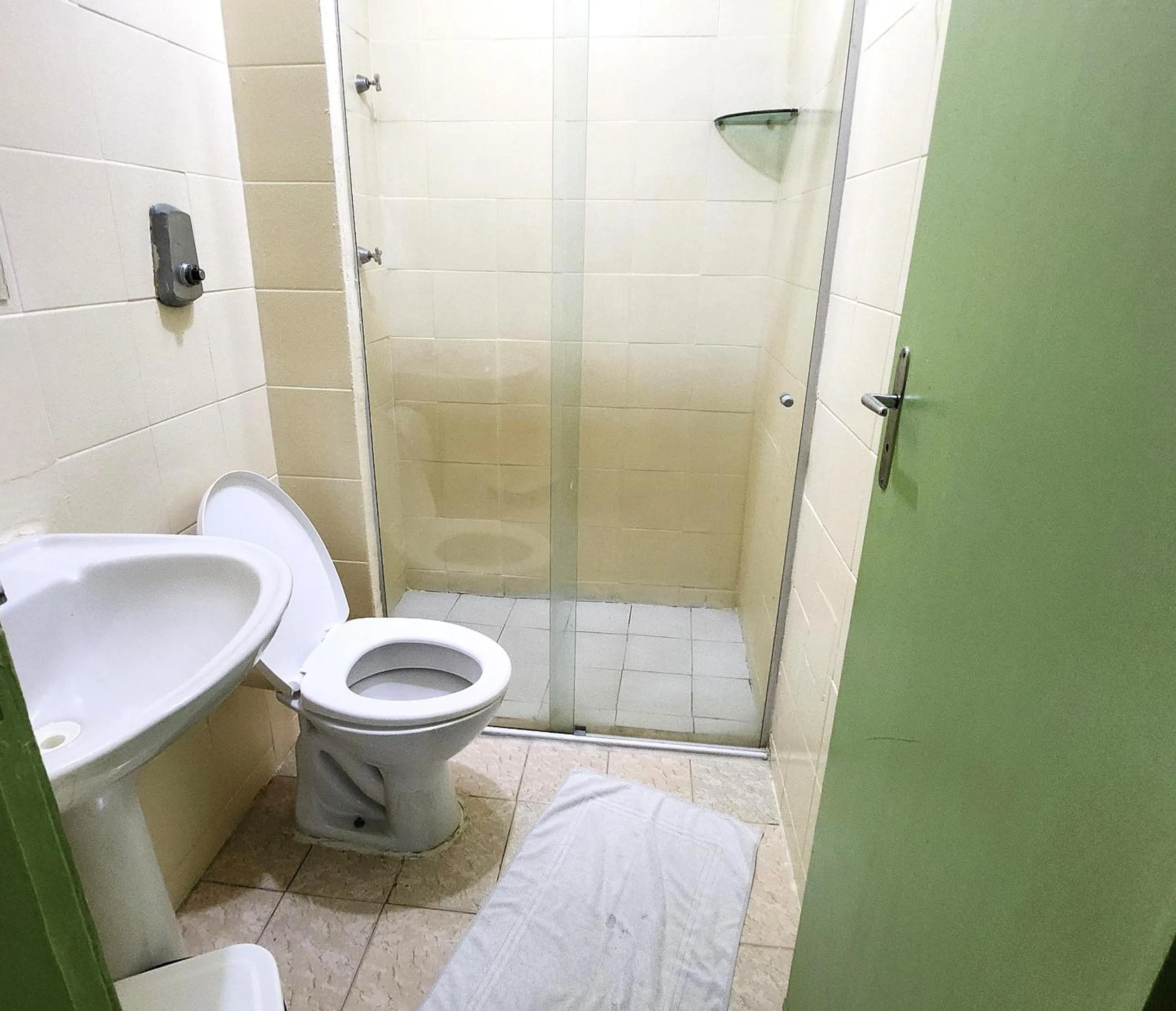 Shower in Guarany Hotel Express