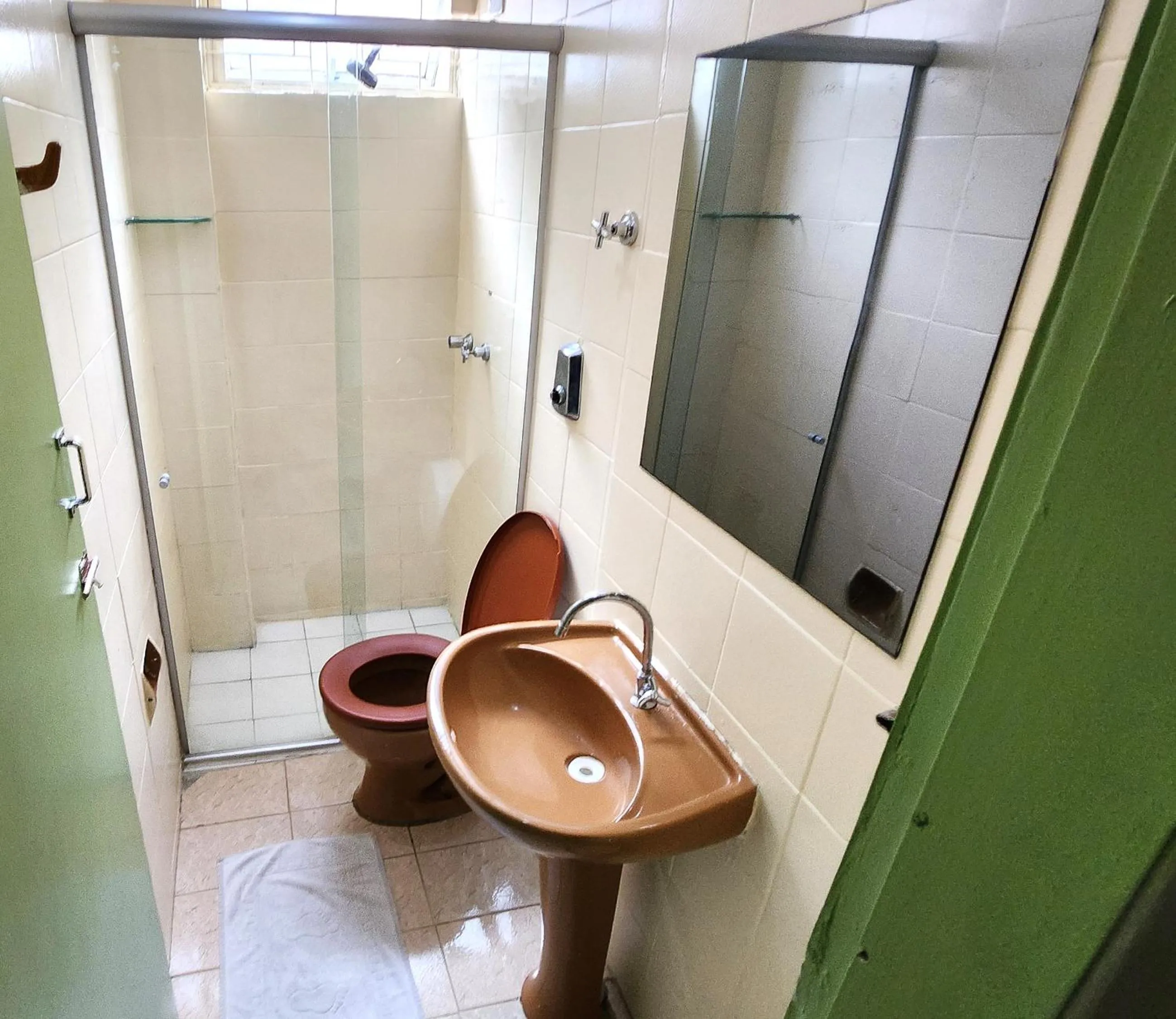 Shower in Guarany Hotel Express