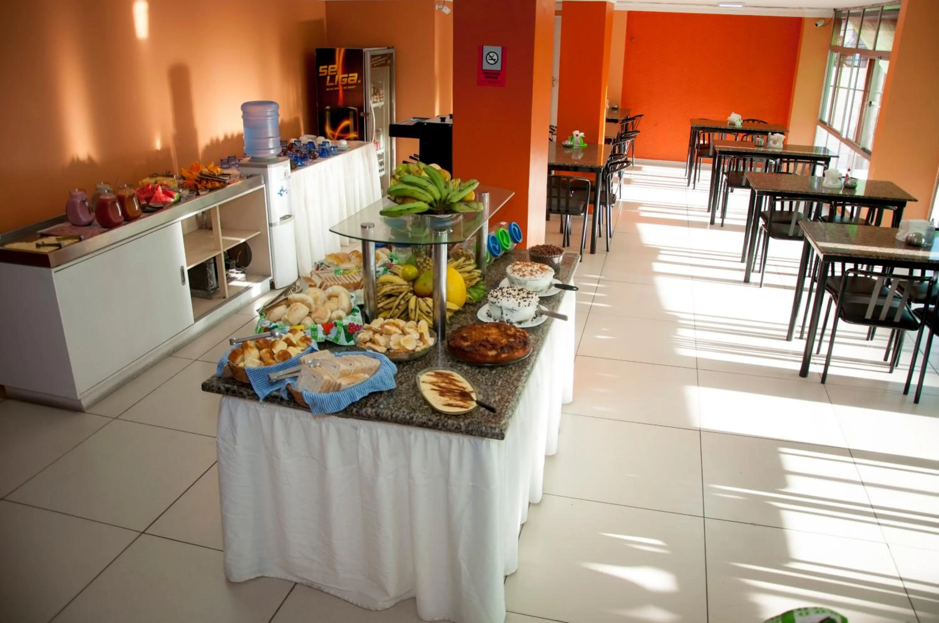 Buffet breakfast in Guarany Hotel Express