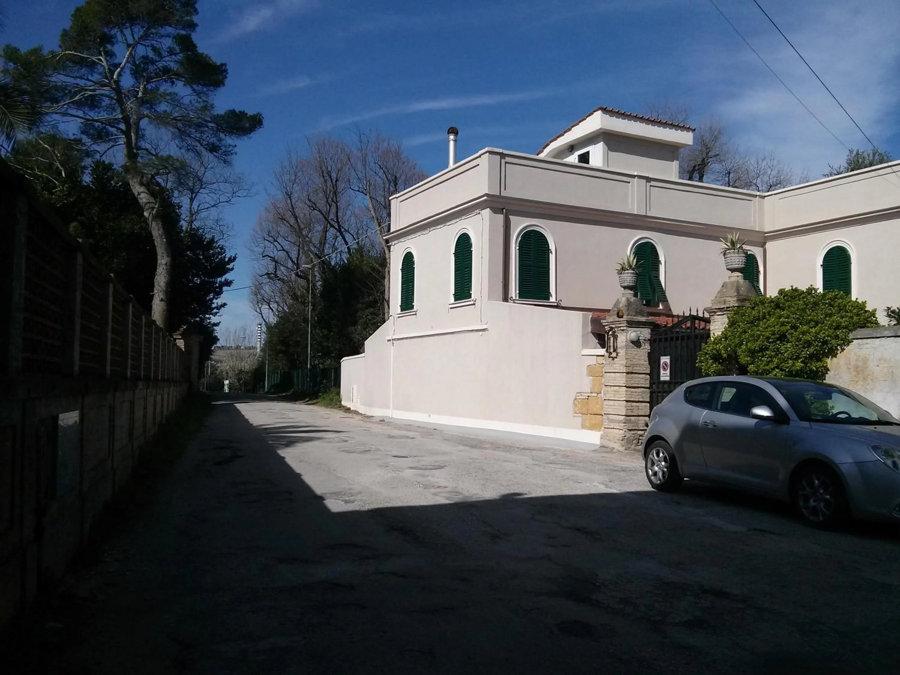 Facade/entrance in D'AGO48