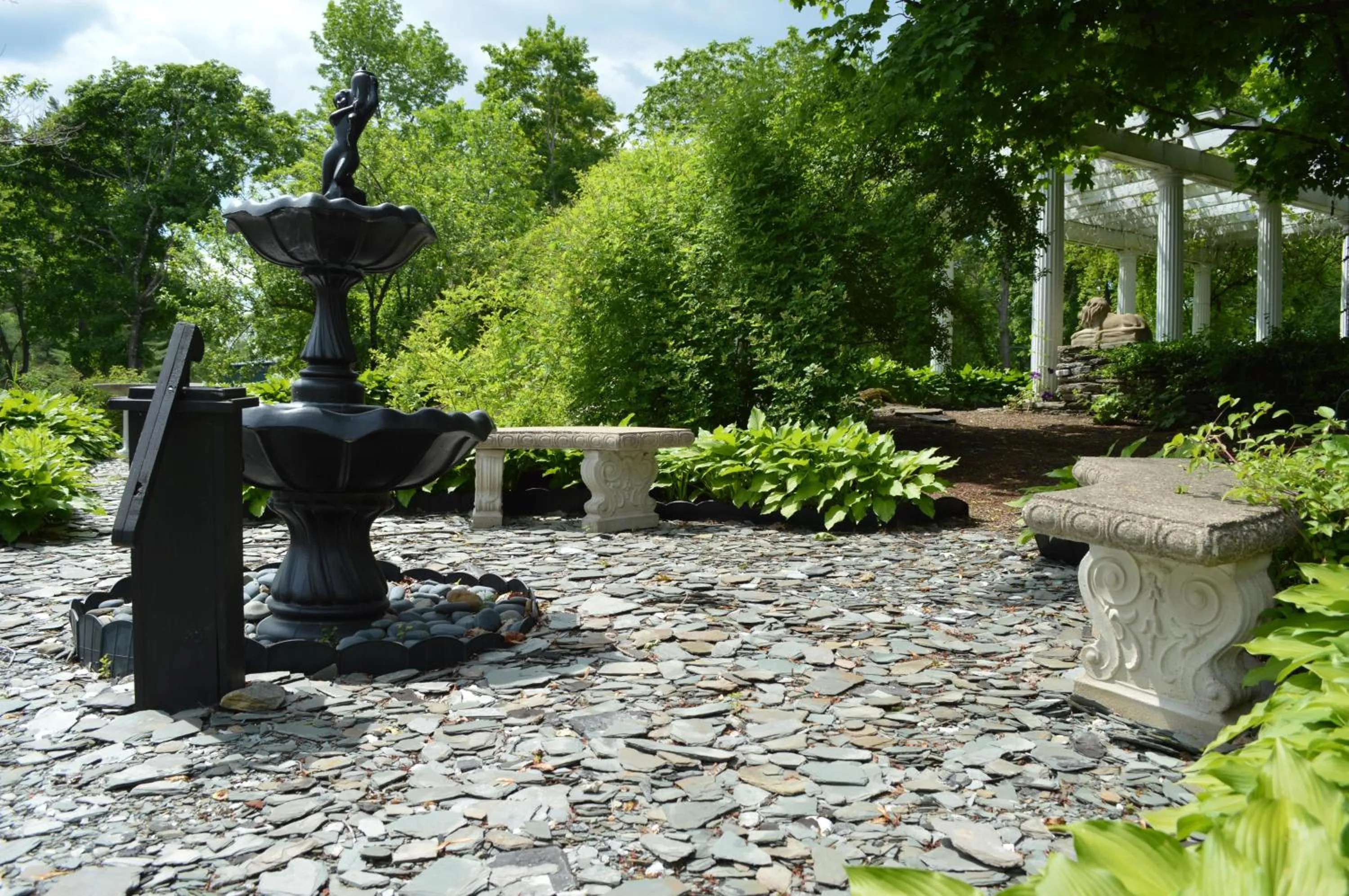 Facade/entrance in The Brewster Inn