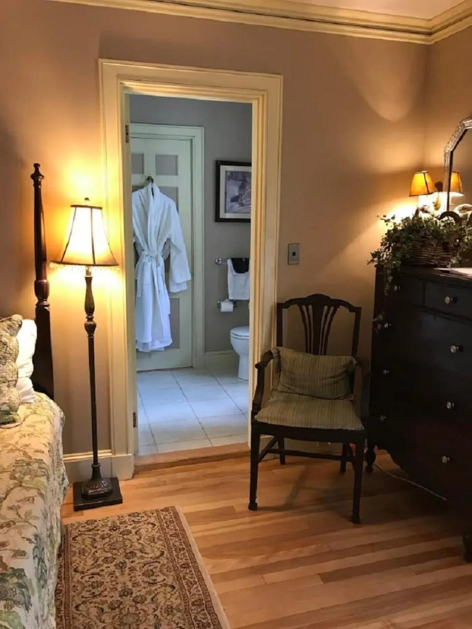 Bathroom, Bed in The Brewster Inn