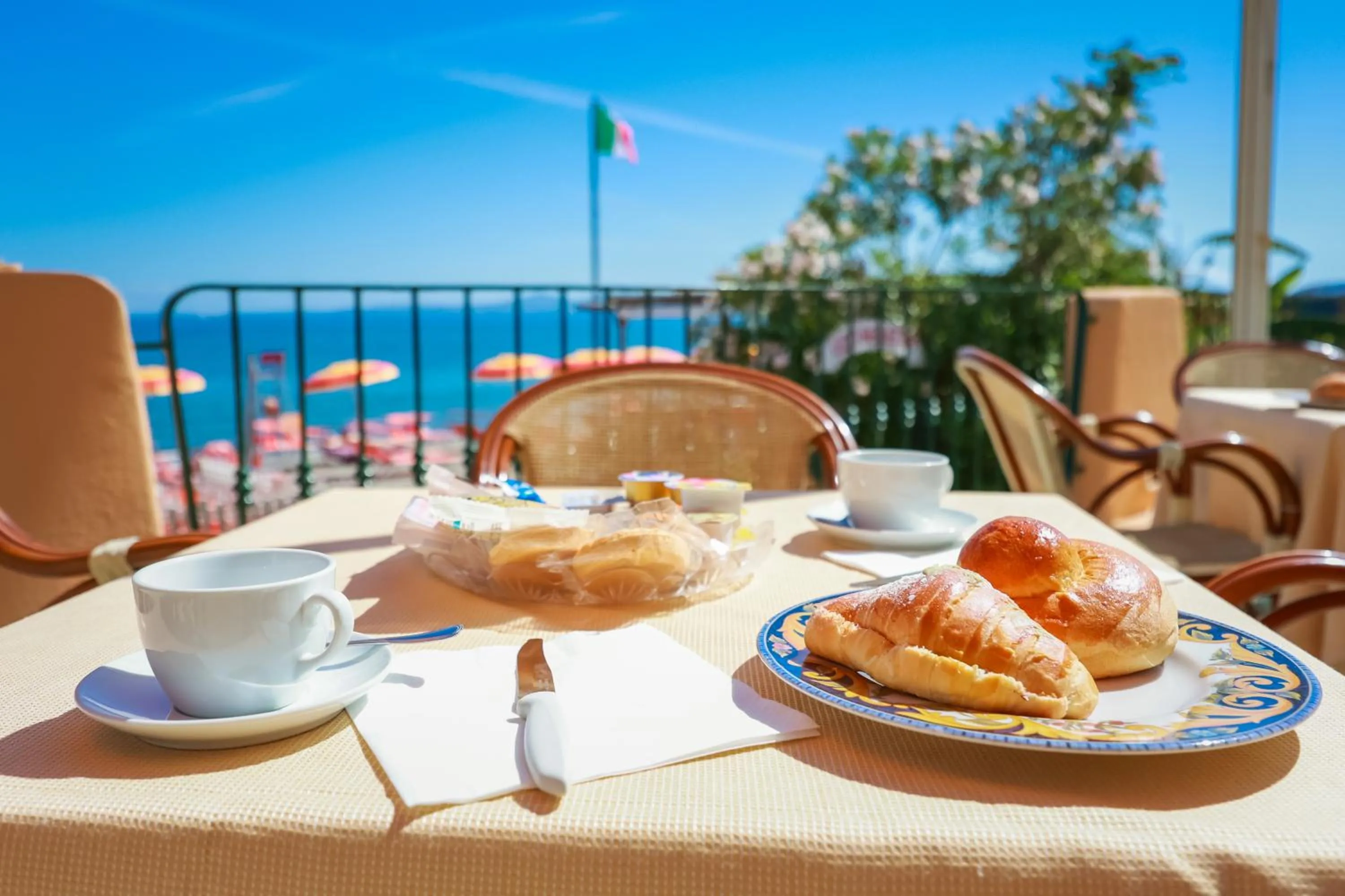 Breakfast in Hotel Rivamare