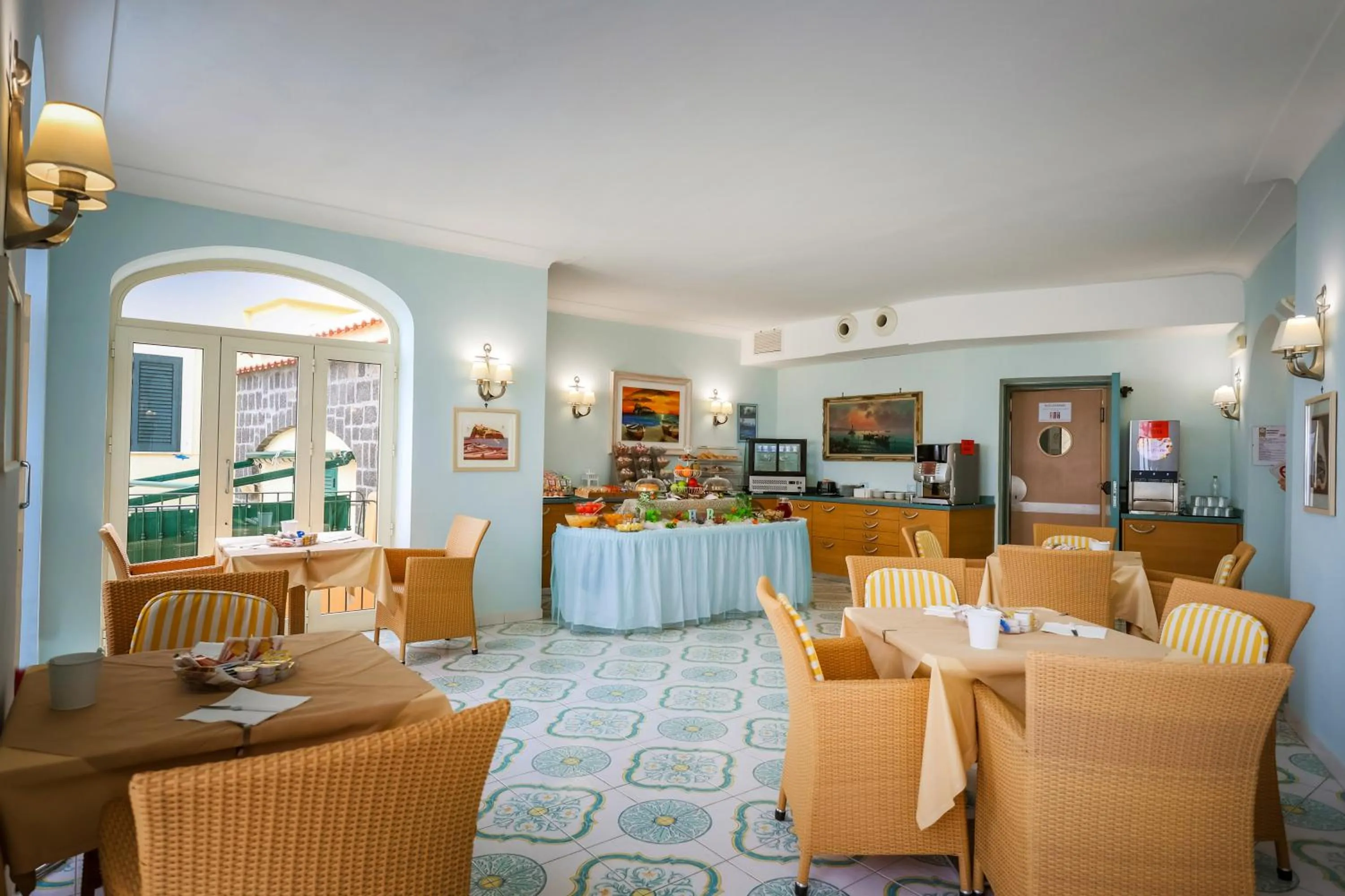 Breakfast in Hotel Rivamare