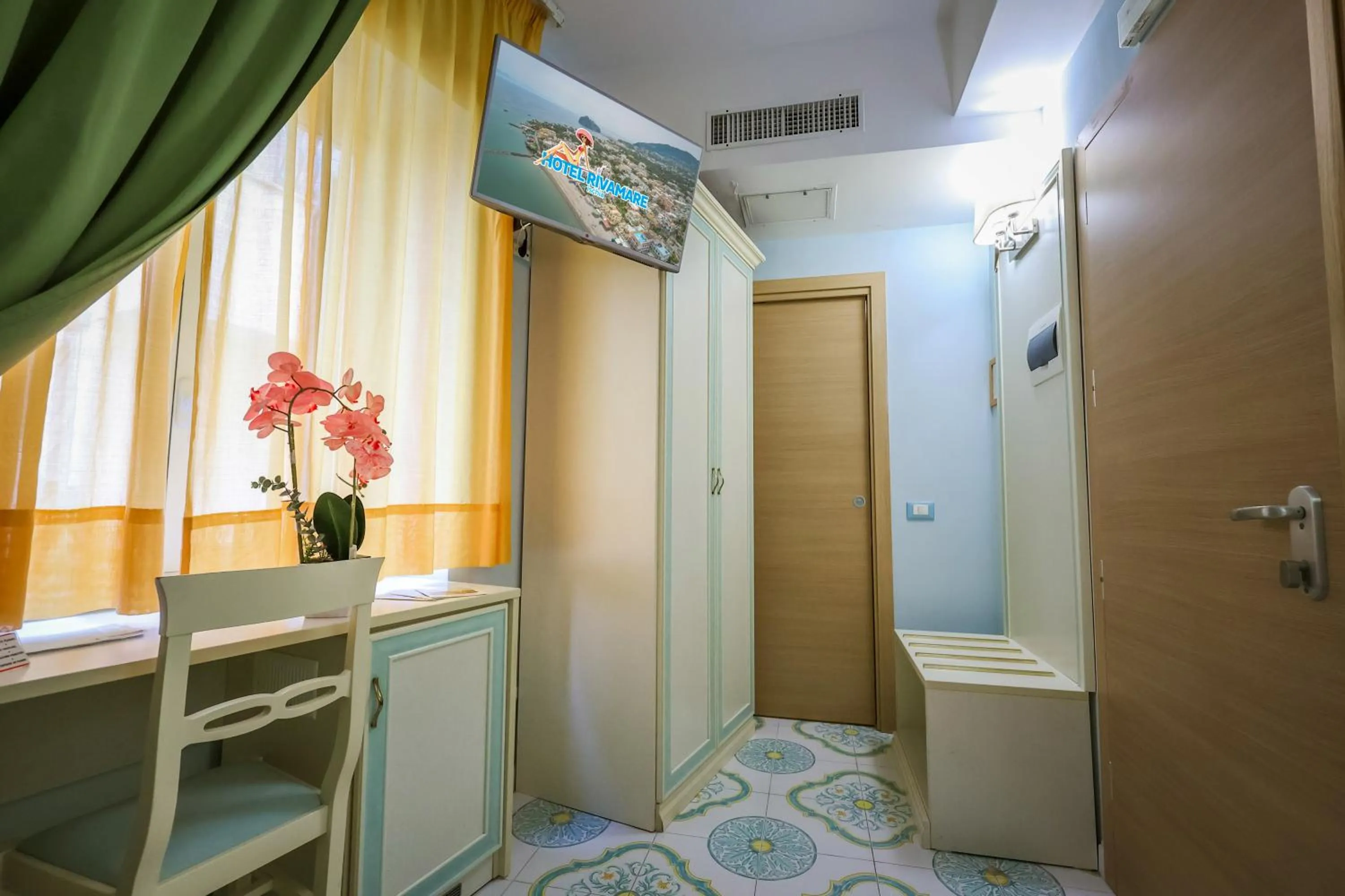 Bedroom in Hotel Rivamare