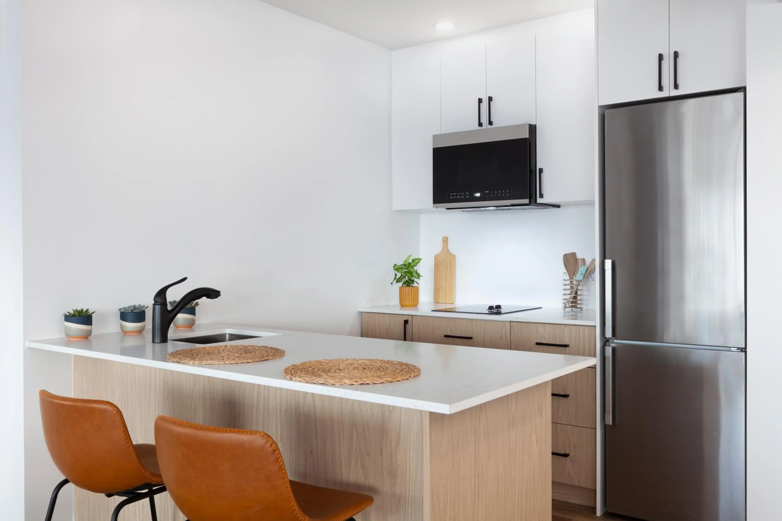 Kitchen or kitchenette in Strata Hotel