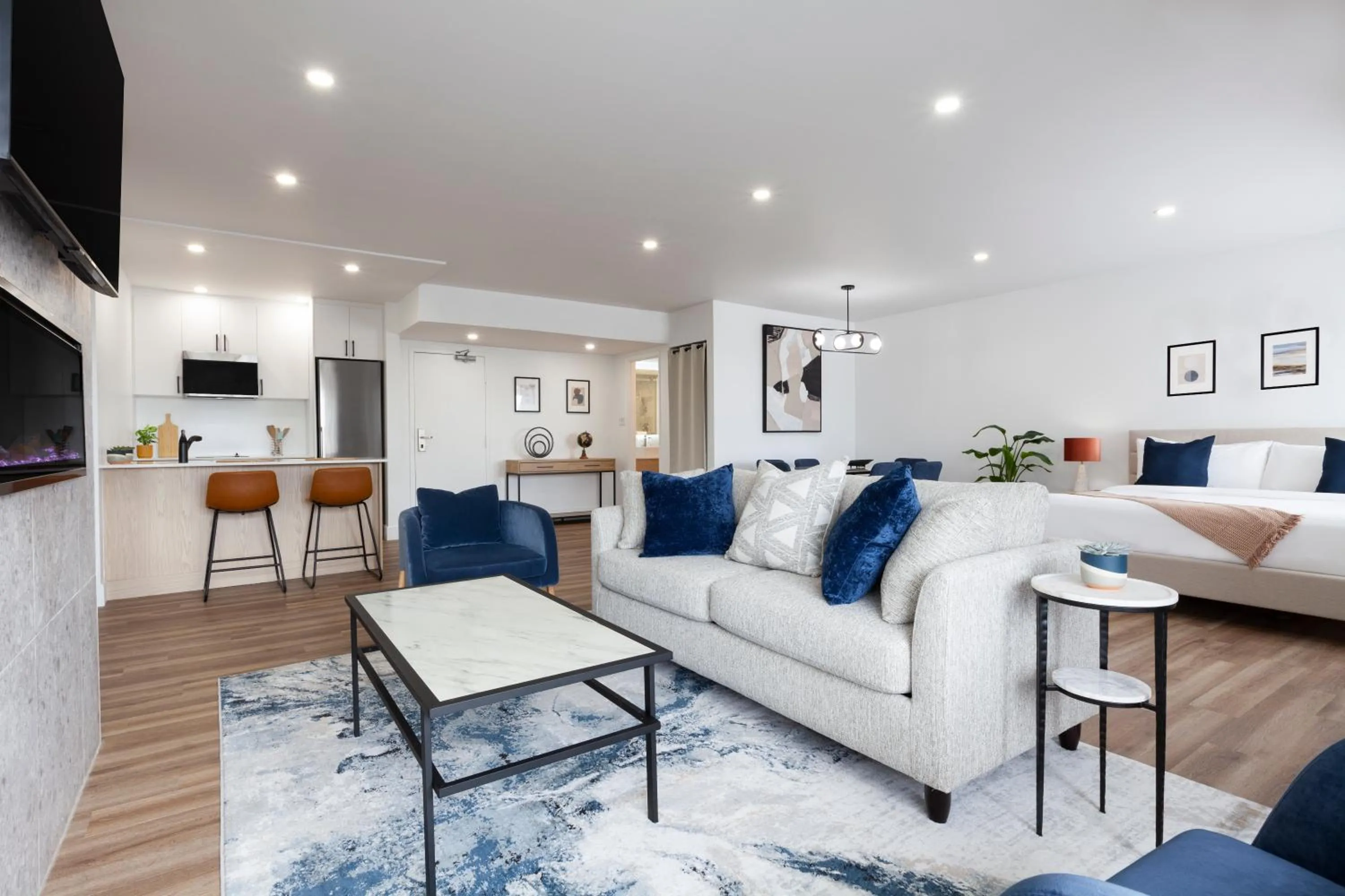 Kitchen or kitchenette in Strata Hotel