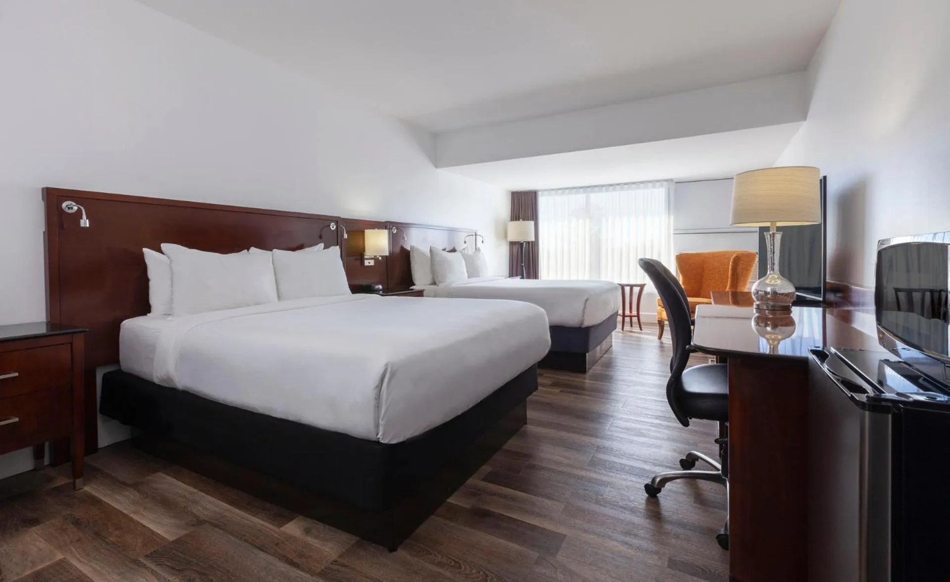 Bedroom, Bed in Strata Hotel