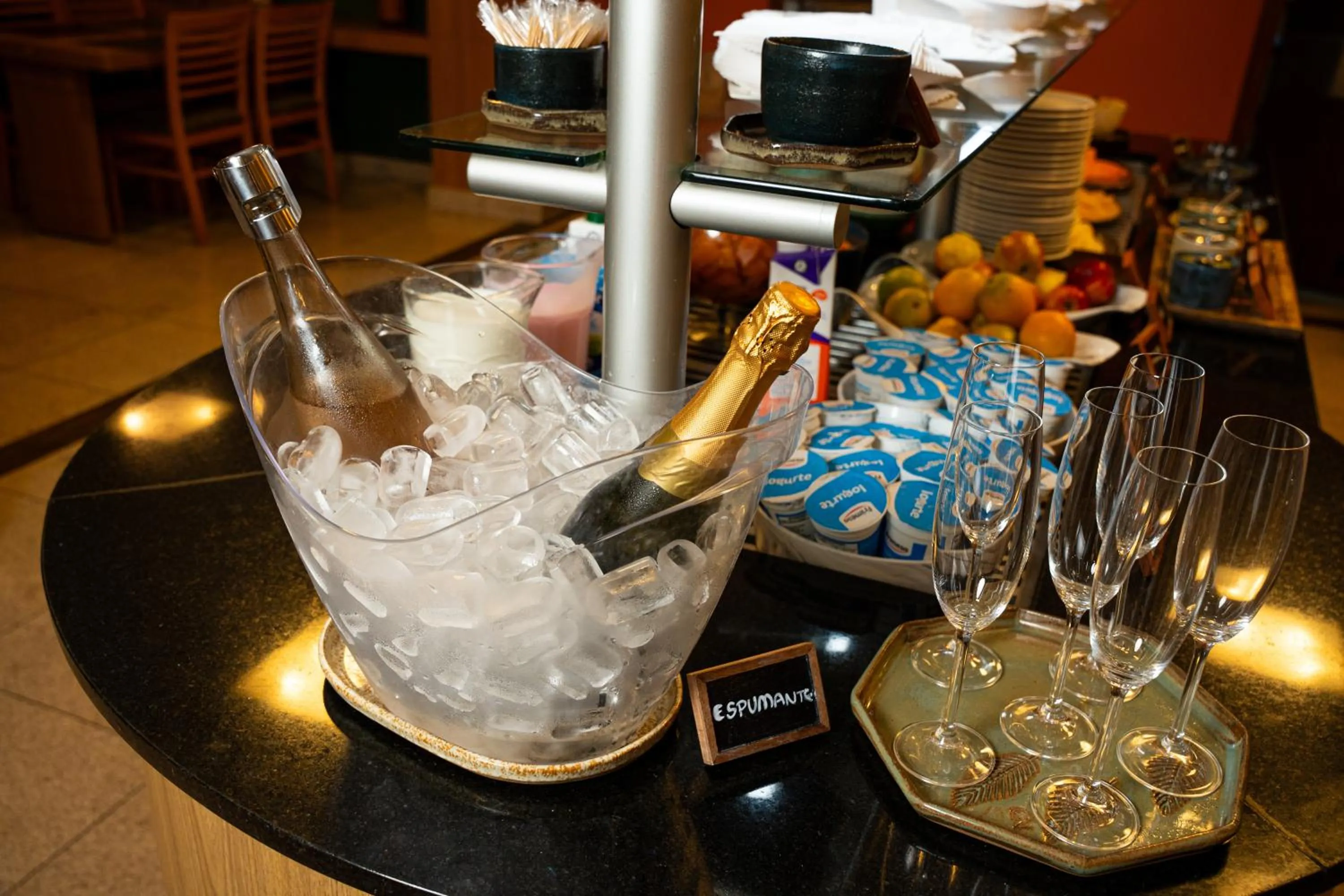 Breakfast in Nadai Confort Hotel e Spa