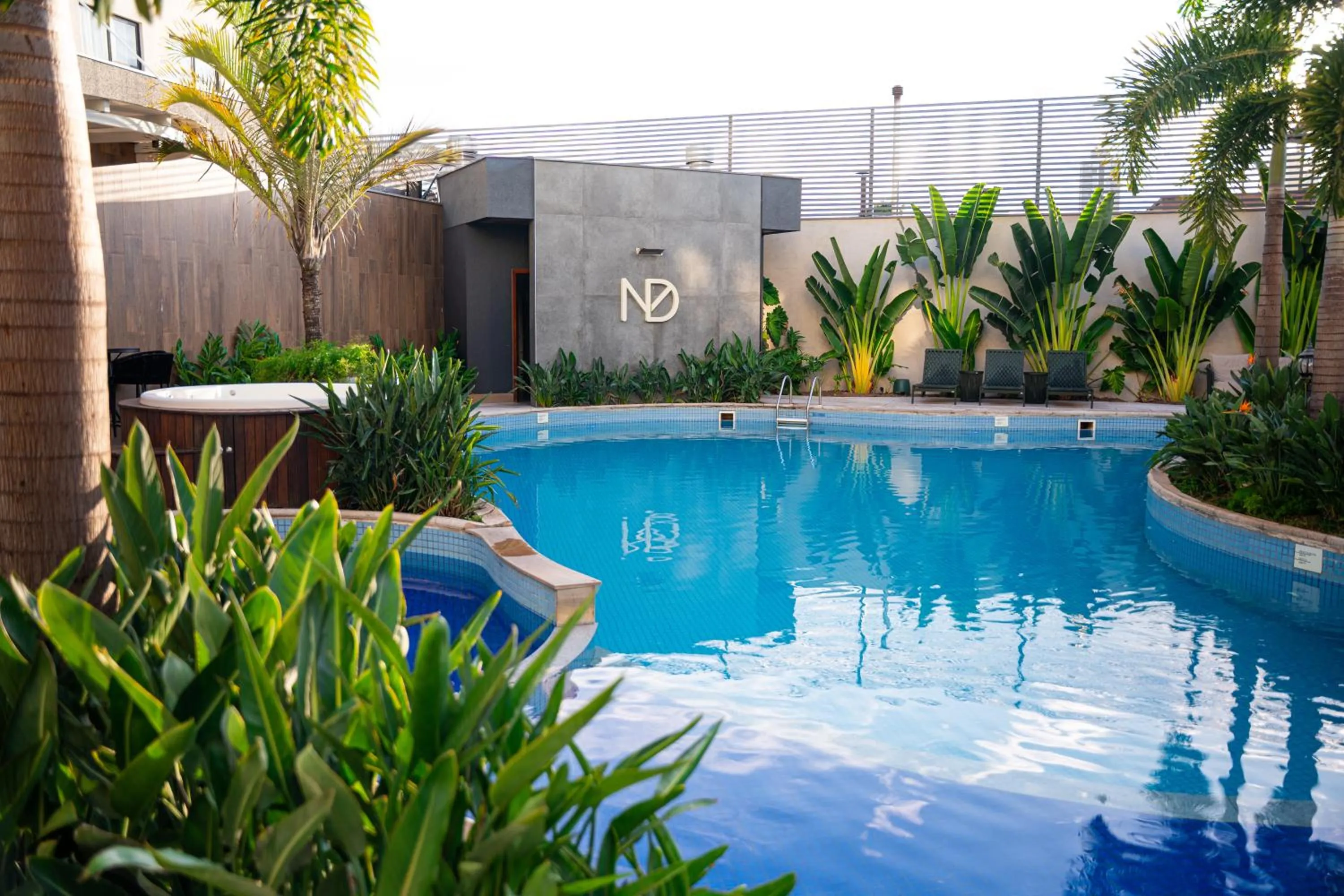 Hot Tub in Nadai Confort Hotel e Spa