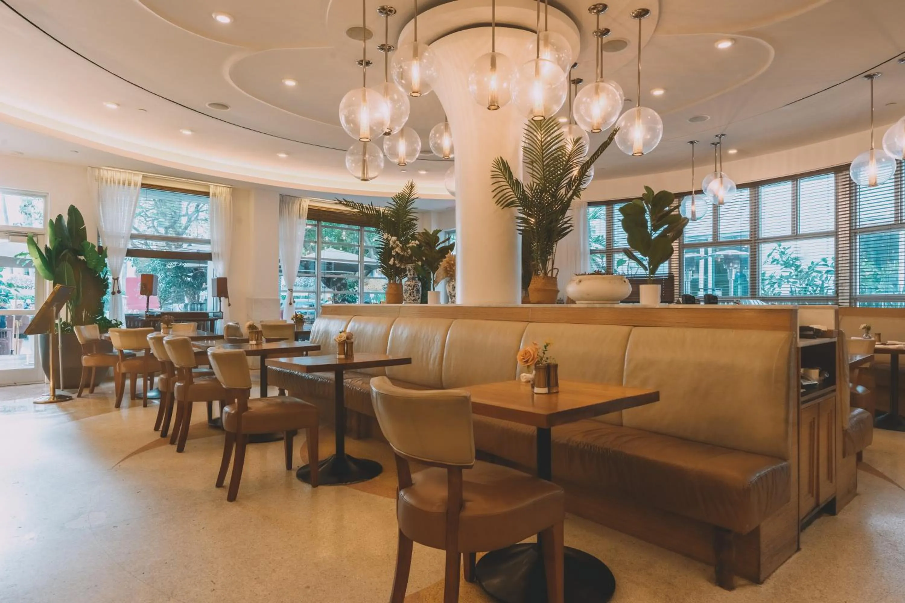 Restaurant/places to eat in Iberostar Waves Berkeley Shore