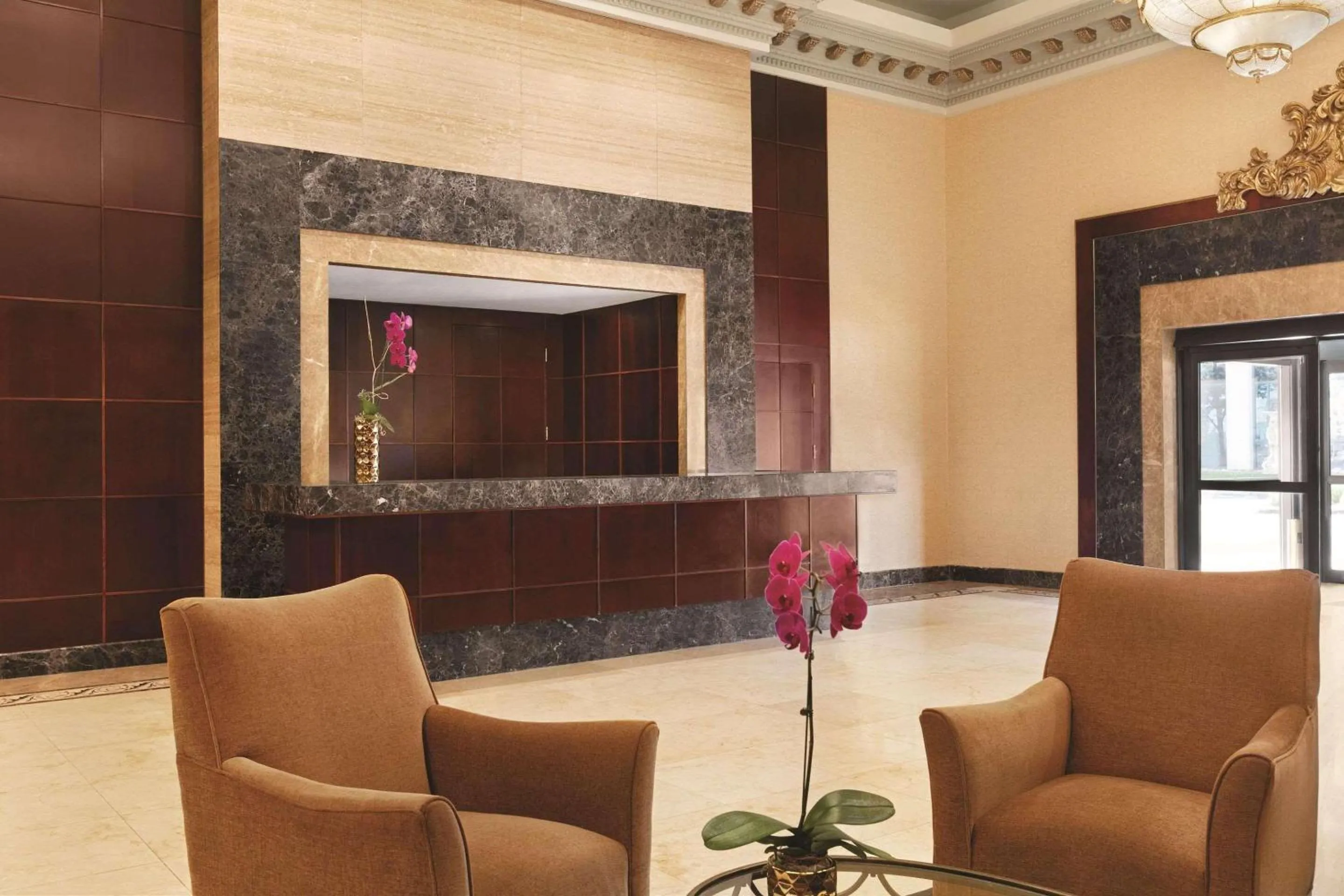 Lobby or reception in Radisson Hotel Toronto Airport West