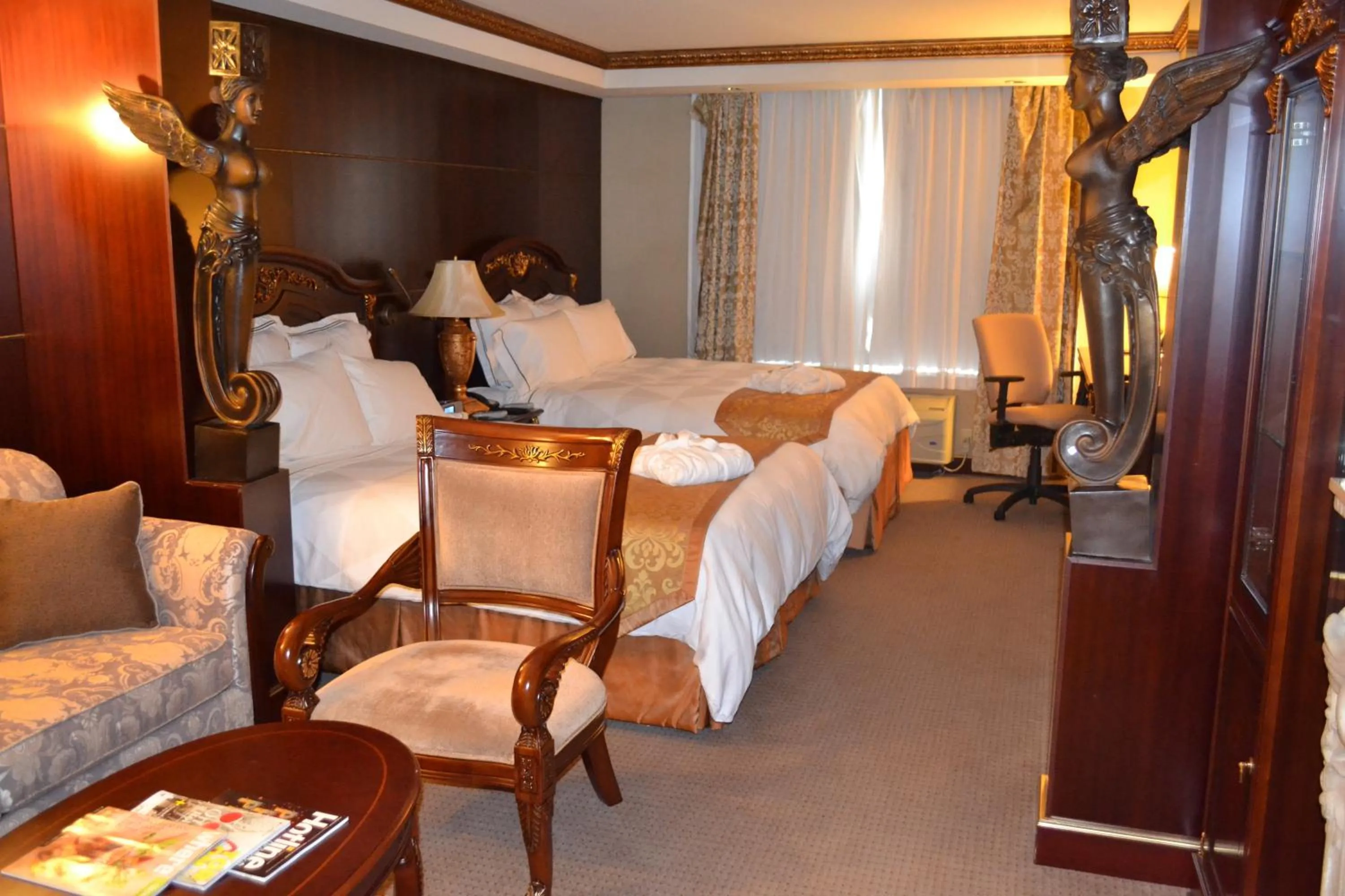 Photo of the whole room in Radisson Hotel Toronto Airport West