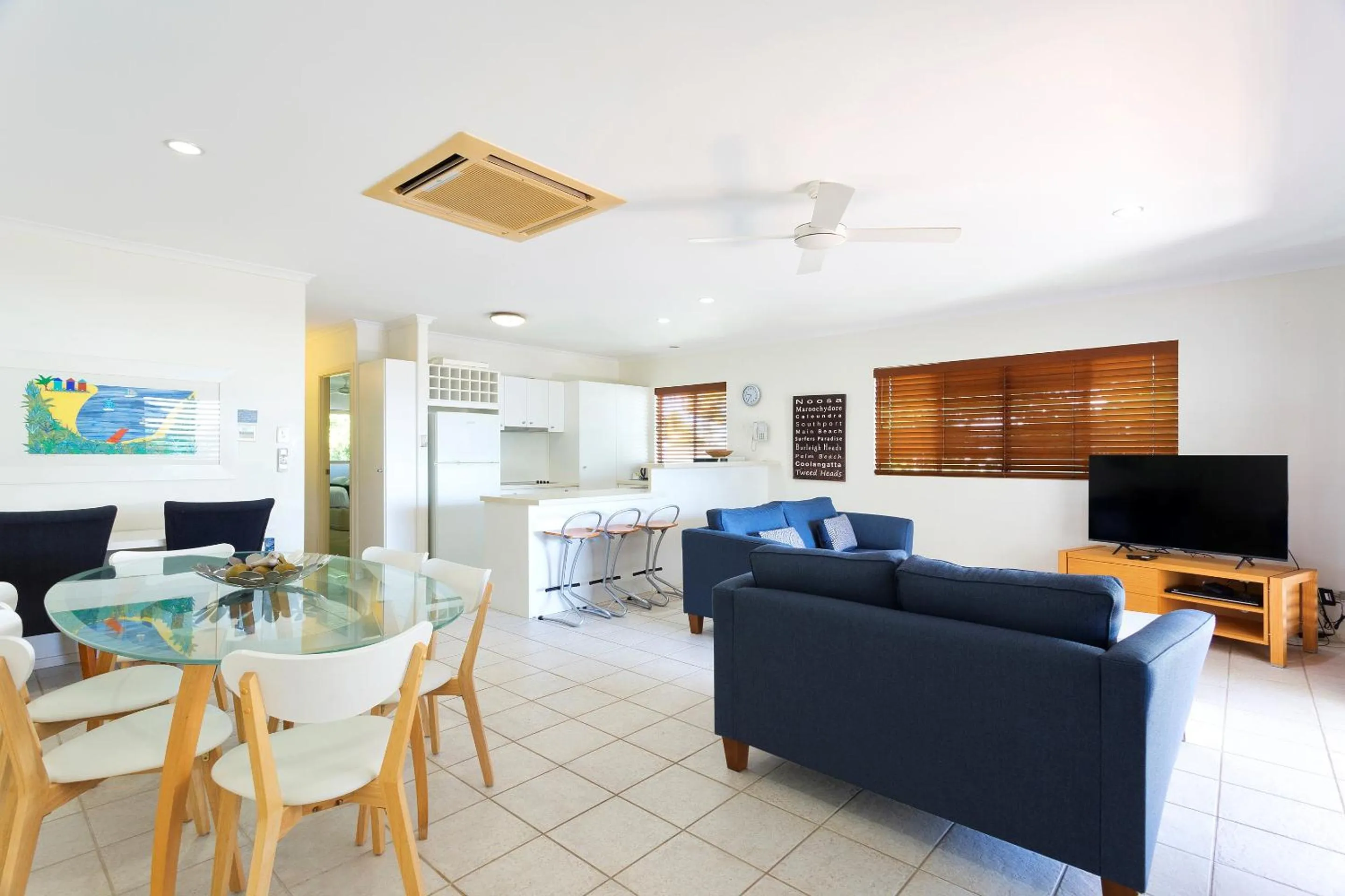 Dining area in Offshore Noosa Resort