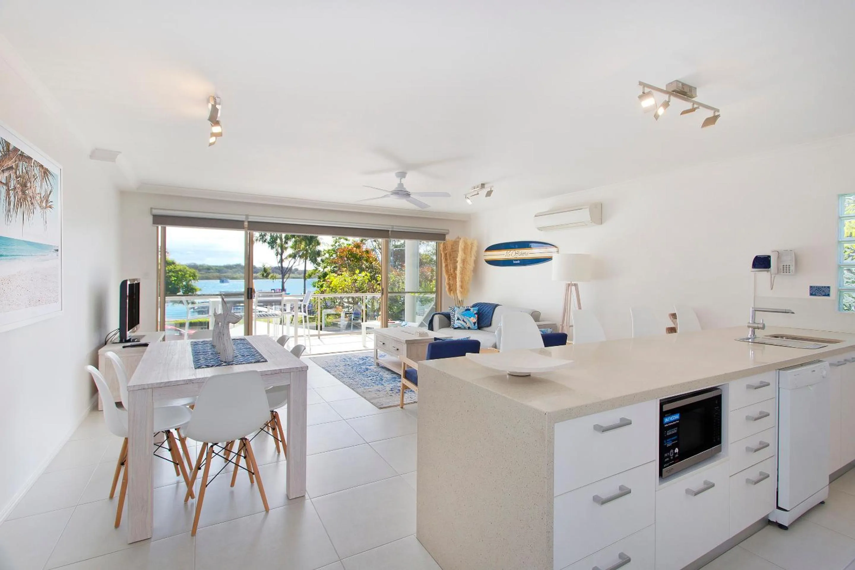 Dining area in Offshore Noosa Resort