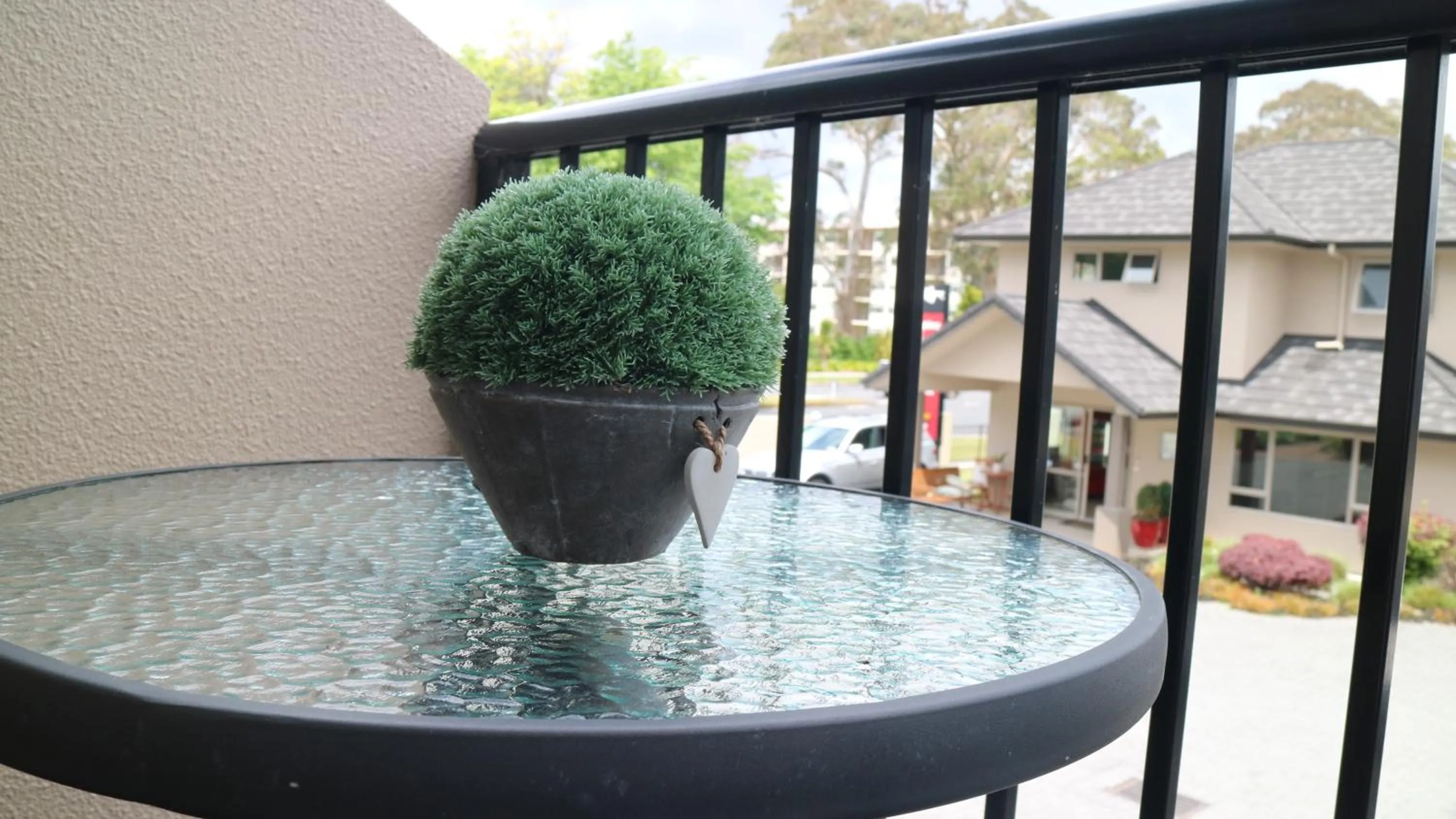 Garden view in Executive On Fenton